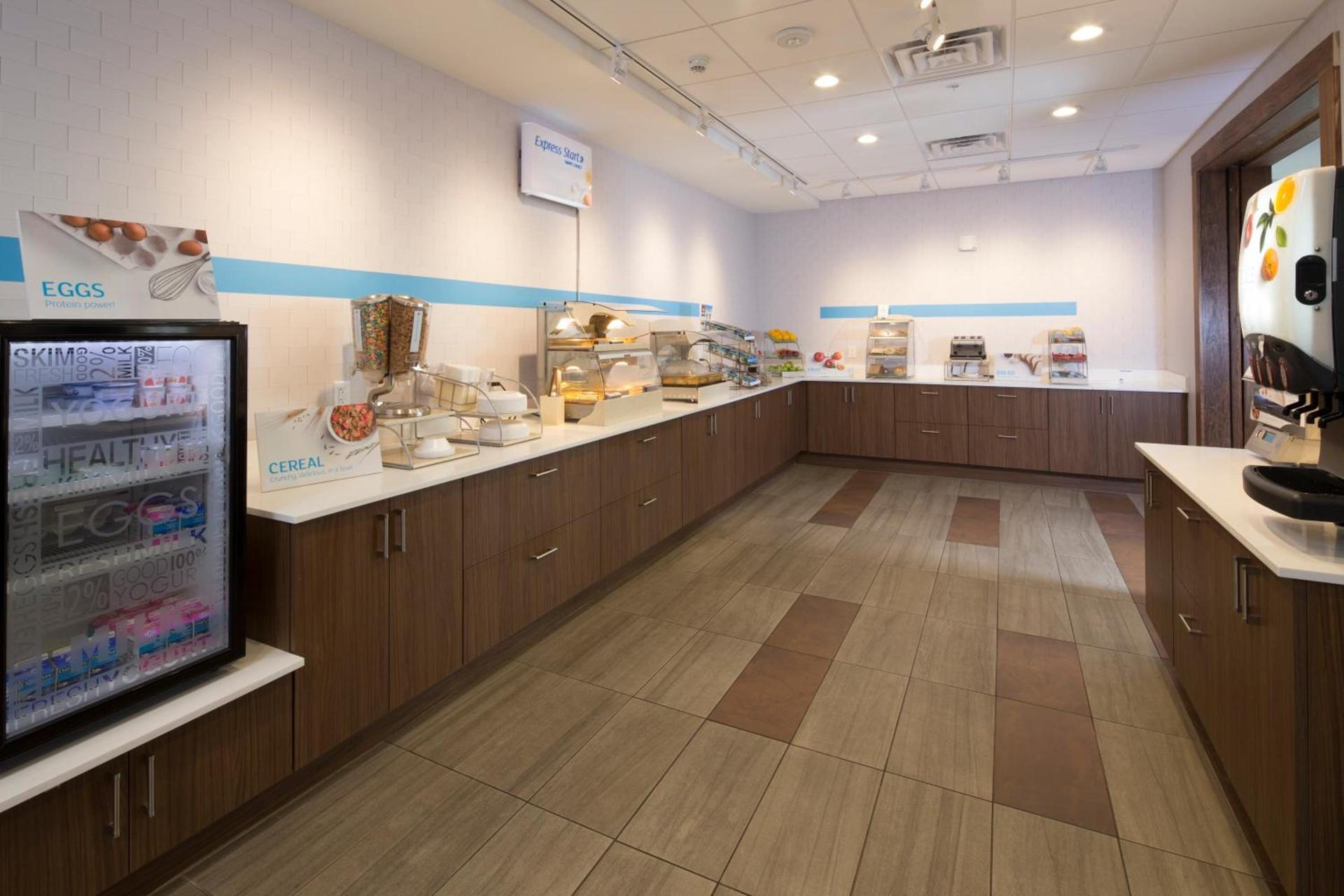 Holiday Inn Express & Suites Alpena - Downtown by IHG photo 26