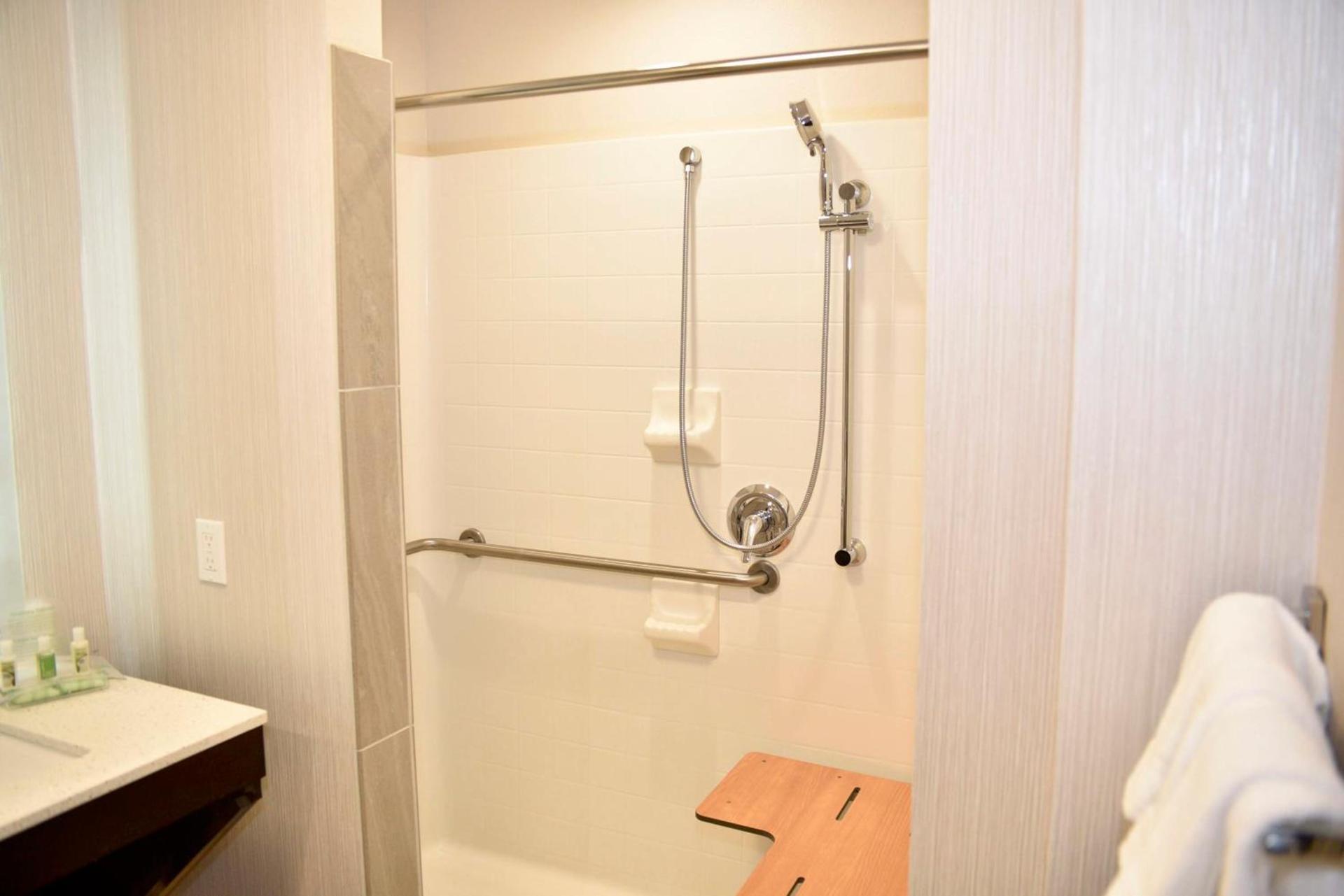Holiday Inn Windsor - Wine Country by IHG photo 30