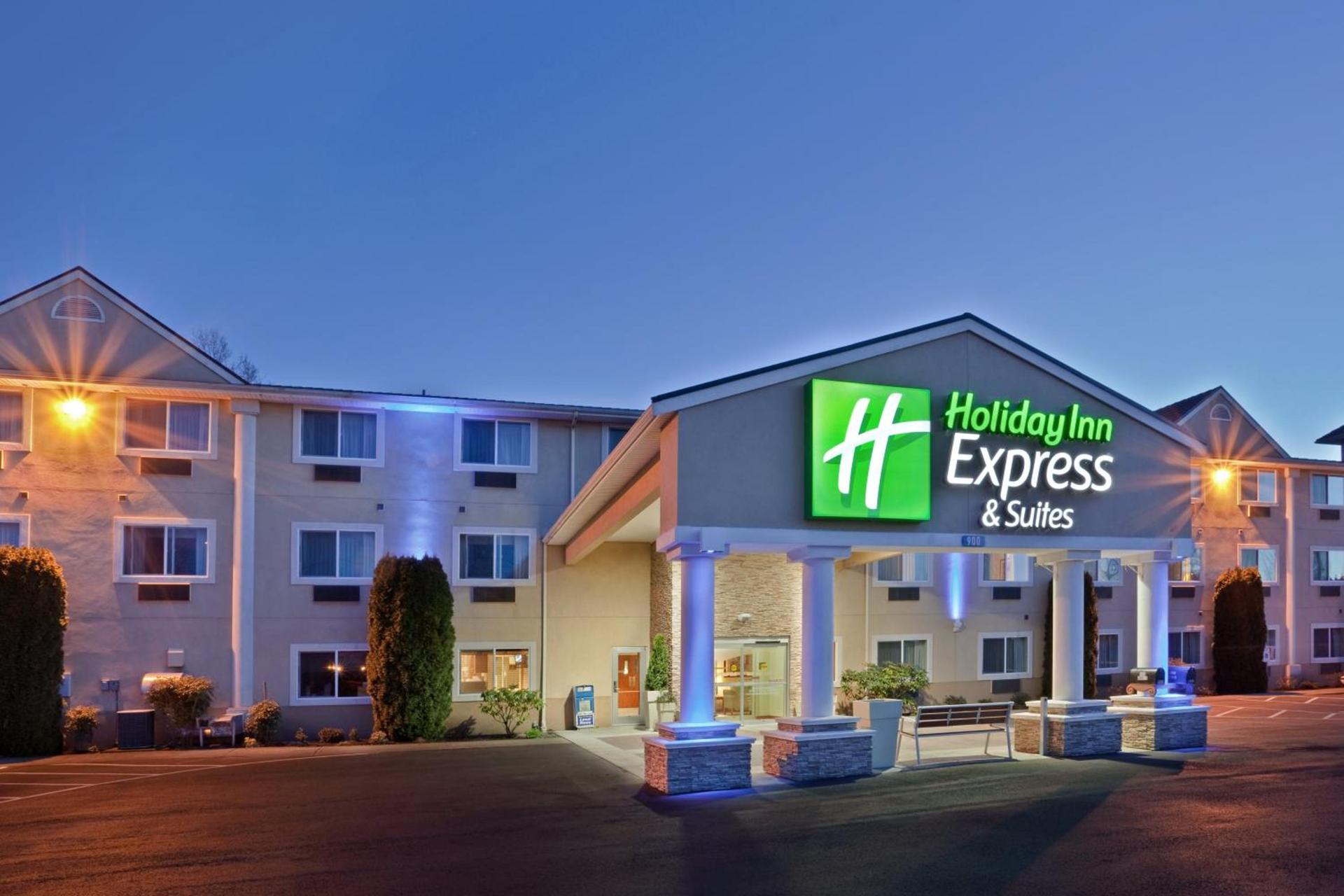 Holiday Inn Express Hotels & Suites Burlington by IHG — hotel in Burlington