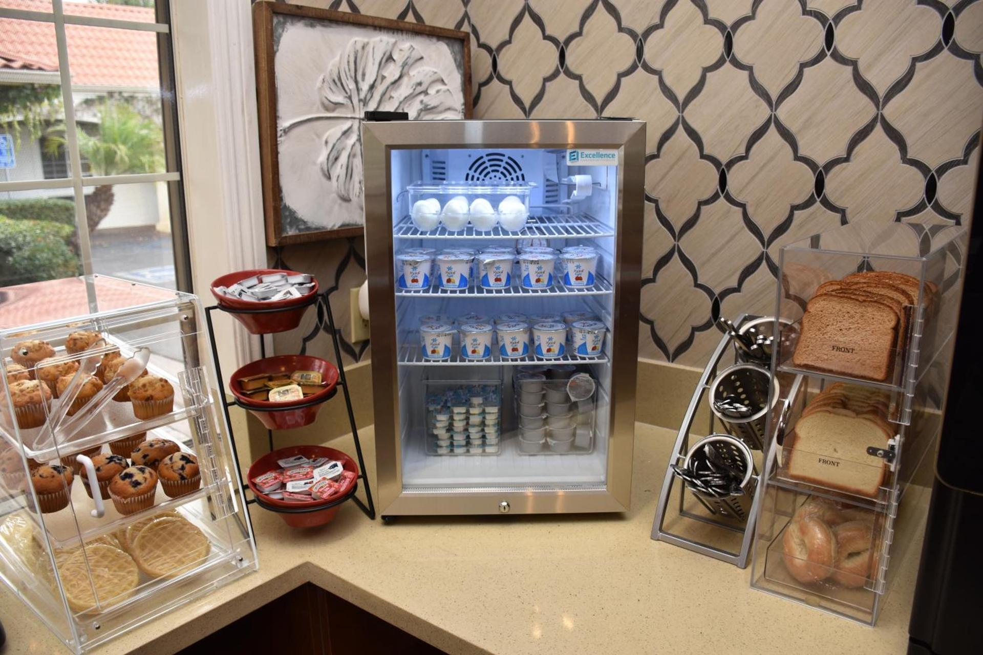 Dynasty Suites Redlands photo 2