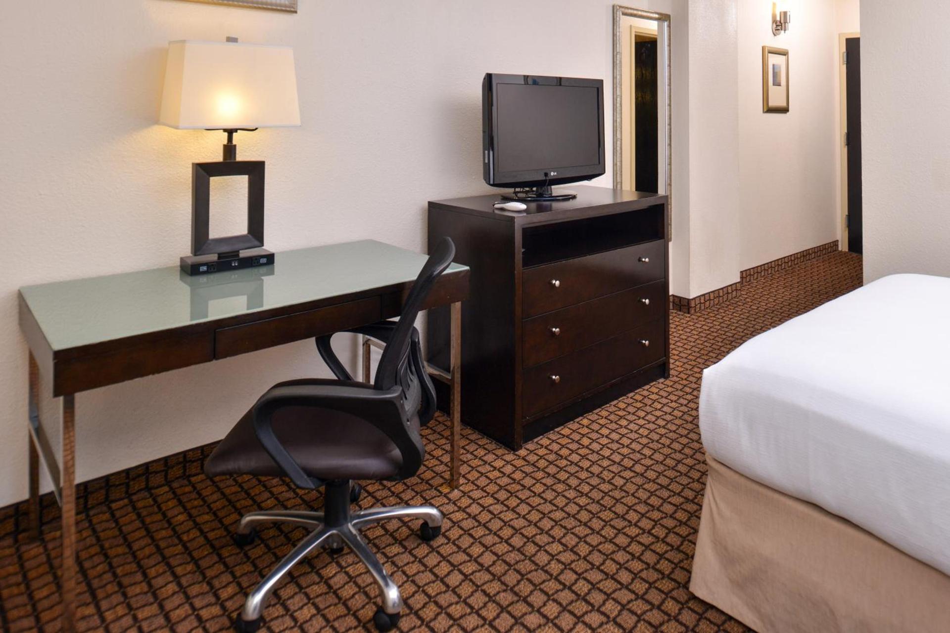 Ramada Plaza by Wyndham Sheridan Hotel & Convention Center photo 43