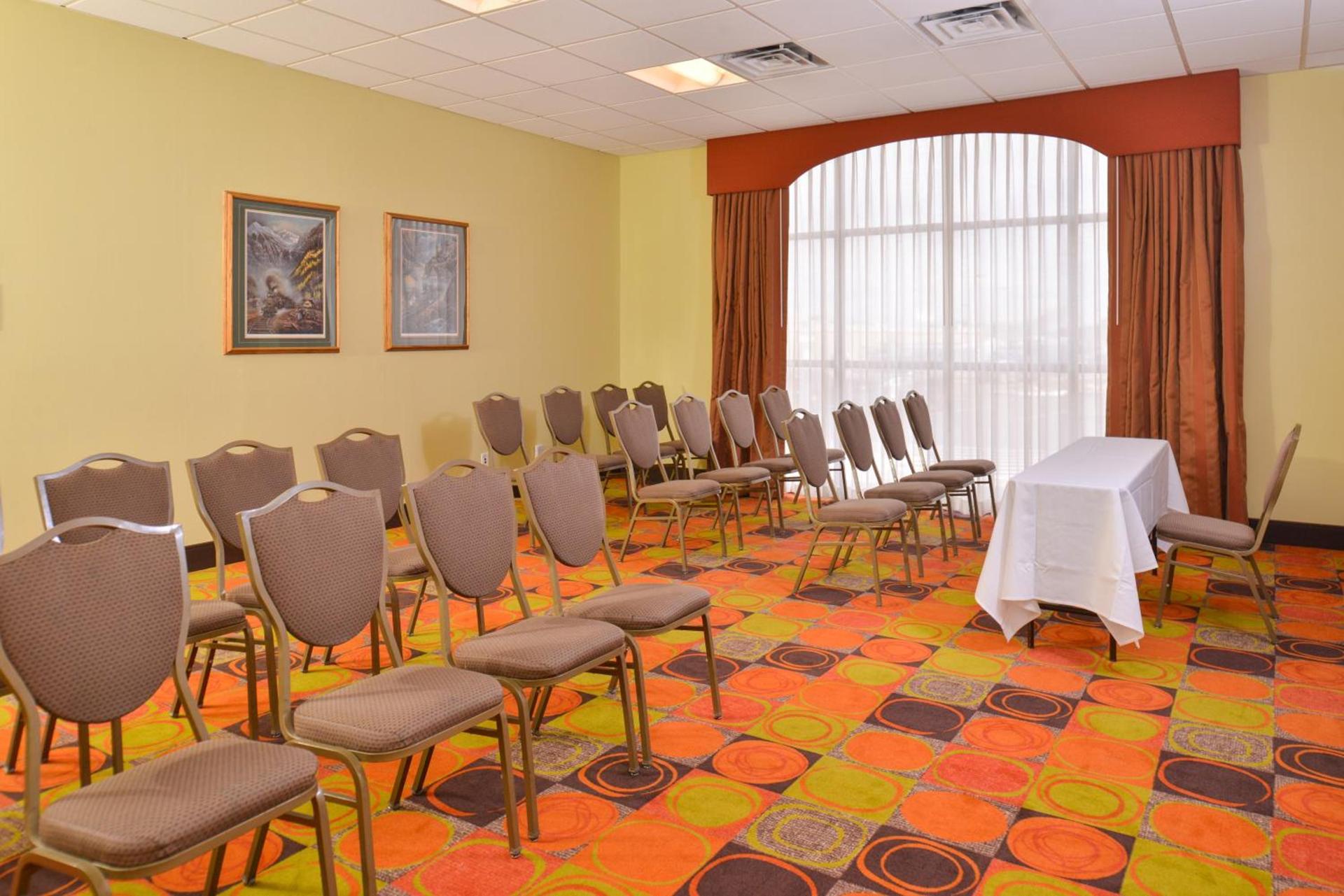Ramada Plaza by Wyndham Sheridan Hotel & Convention Center photo 12