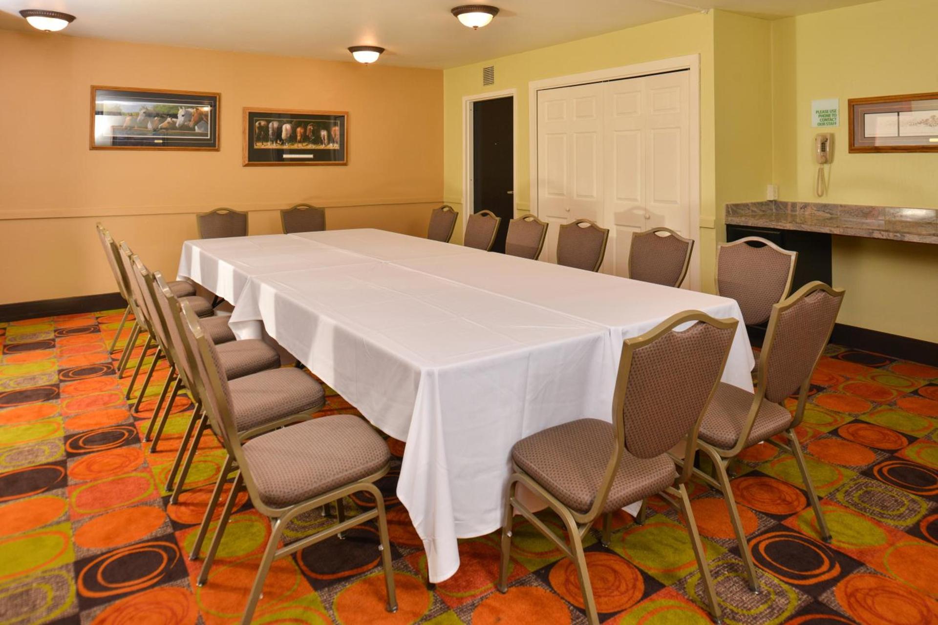 Ramada Plaza by Wyndham Sheridan Hotel & Convention Center photo 11