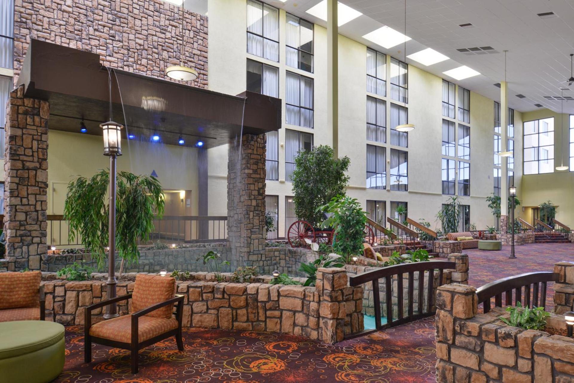 Ramada Plaza by Wyndham Sheridan Hotel & Convention Center photo 5