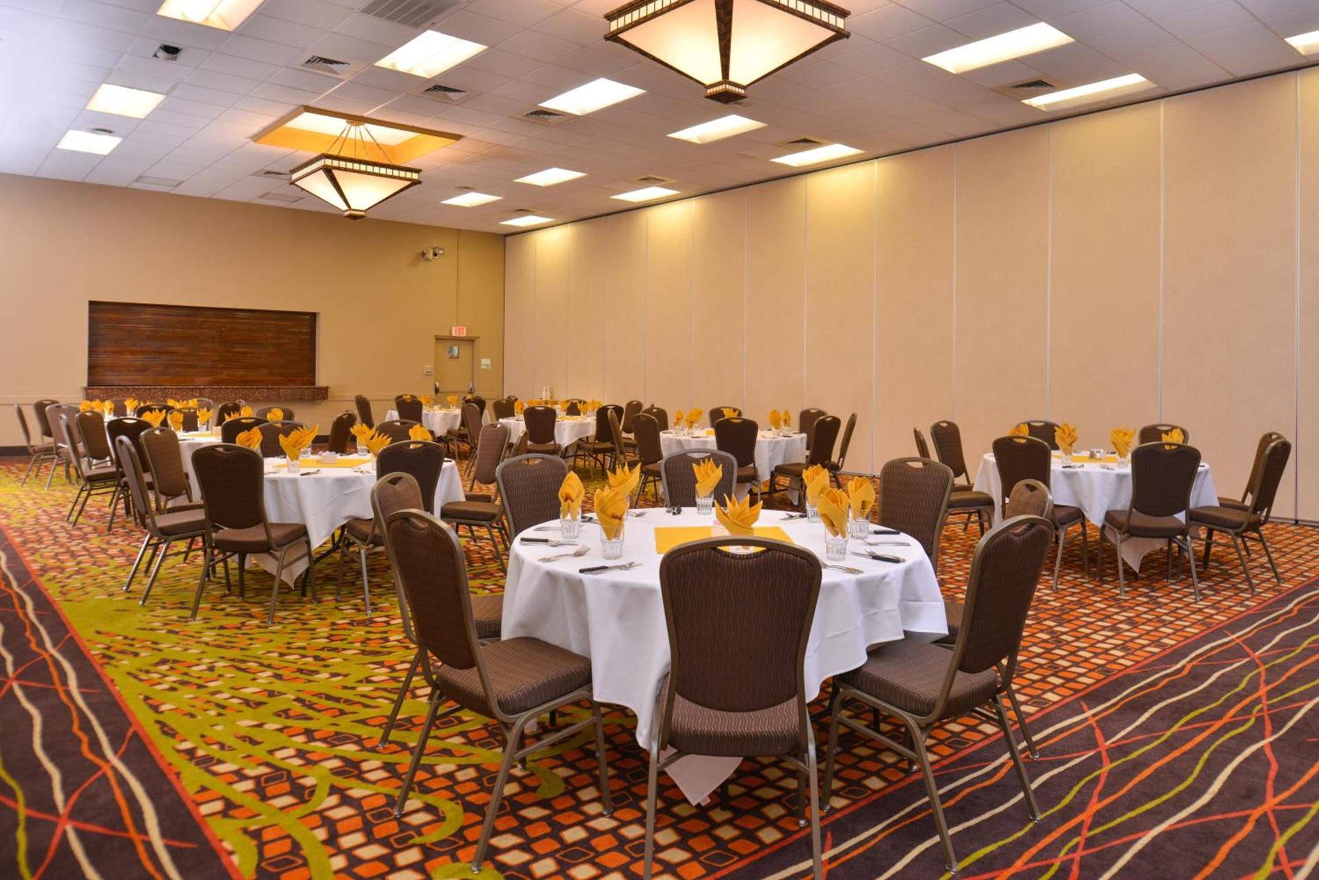 Ramada Plaza by Wyndham Sheridan Hotel & Convention Center photo 60