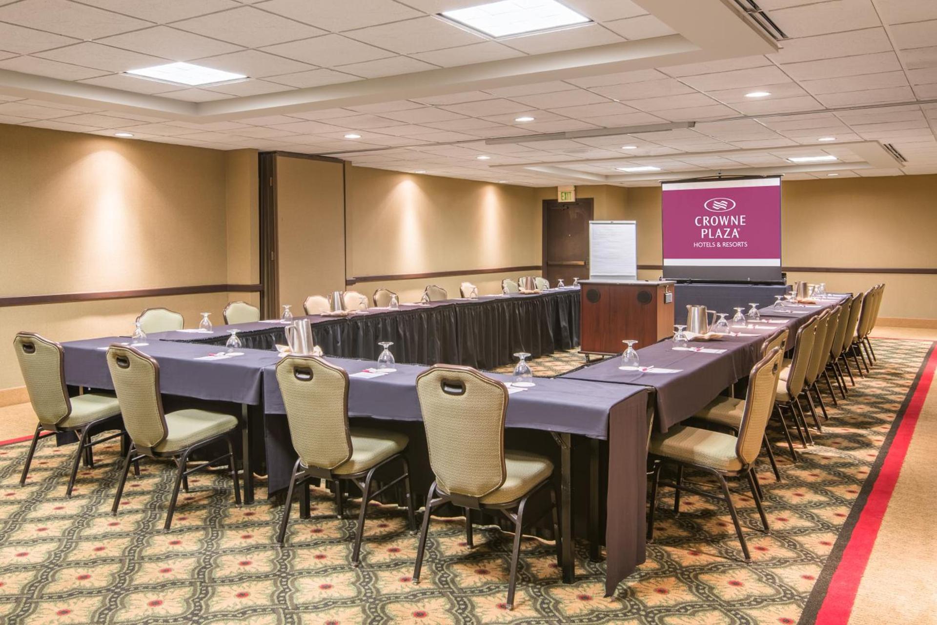 Crowne Plaza Indianapolis-Airport by IHG photo 50