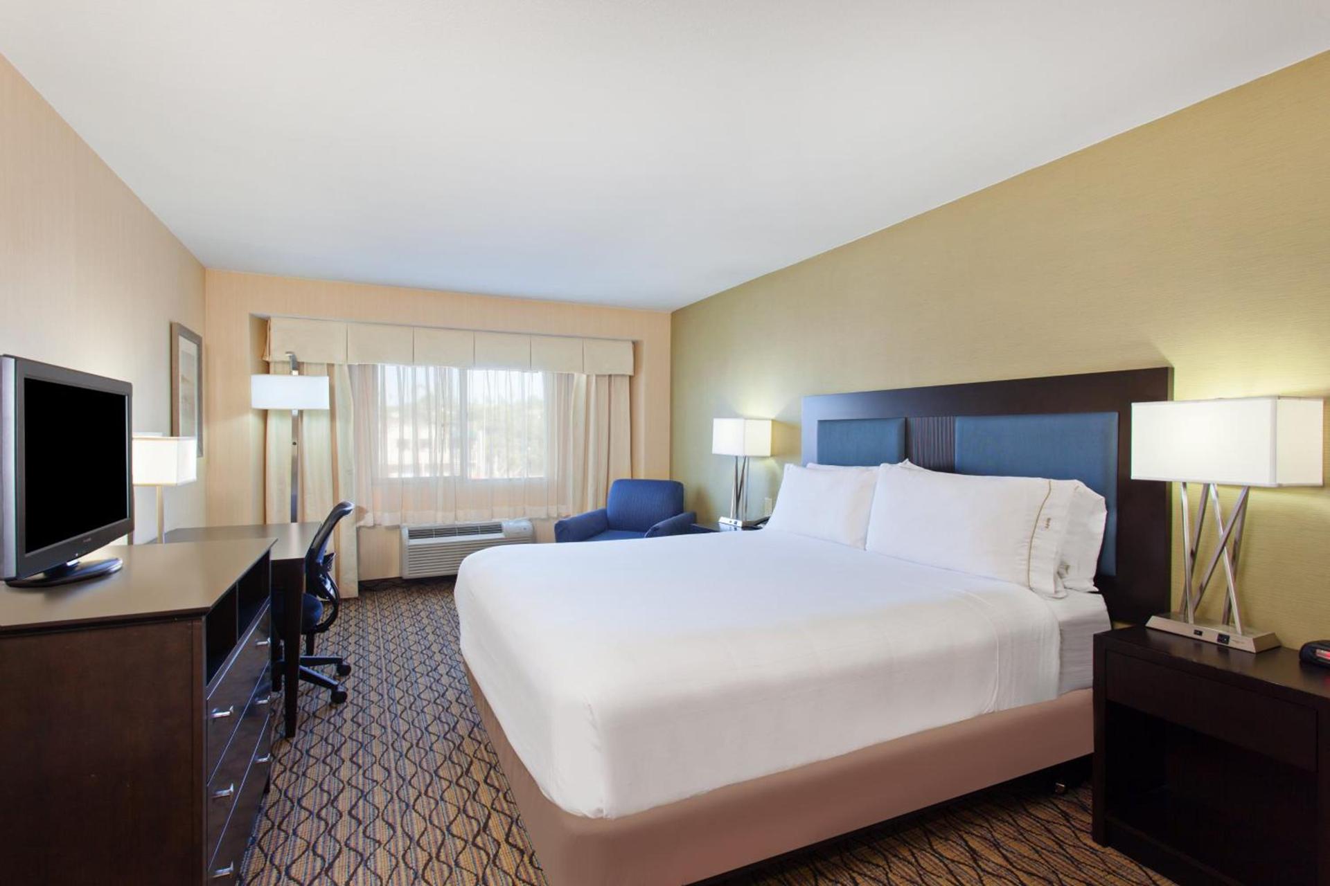 Holiday Inn Express Newport Beach by IHG photo 30