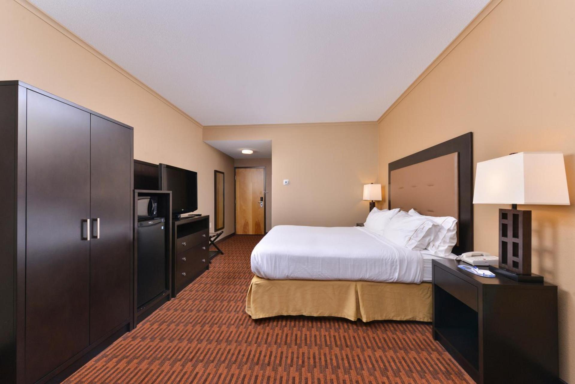 Holiday Inn Express Breezewood by IHG photo 57