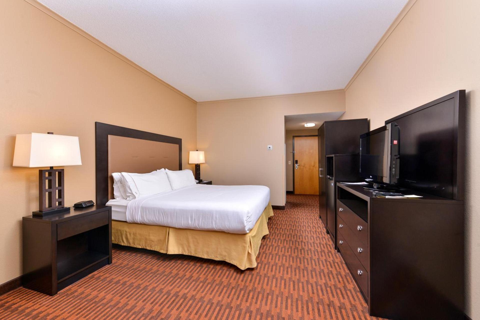 Holiday Inn Express Breezewood by IHG photo 56
