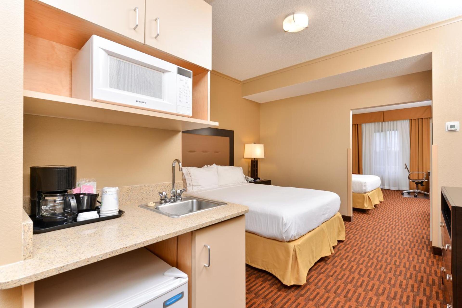 Holiday Inn Express Breezewood by IHG photo 48