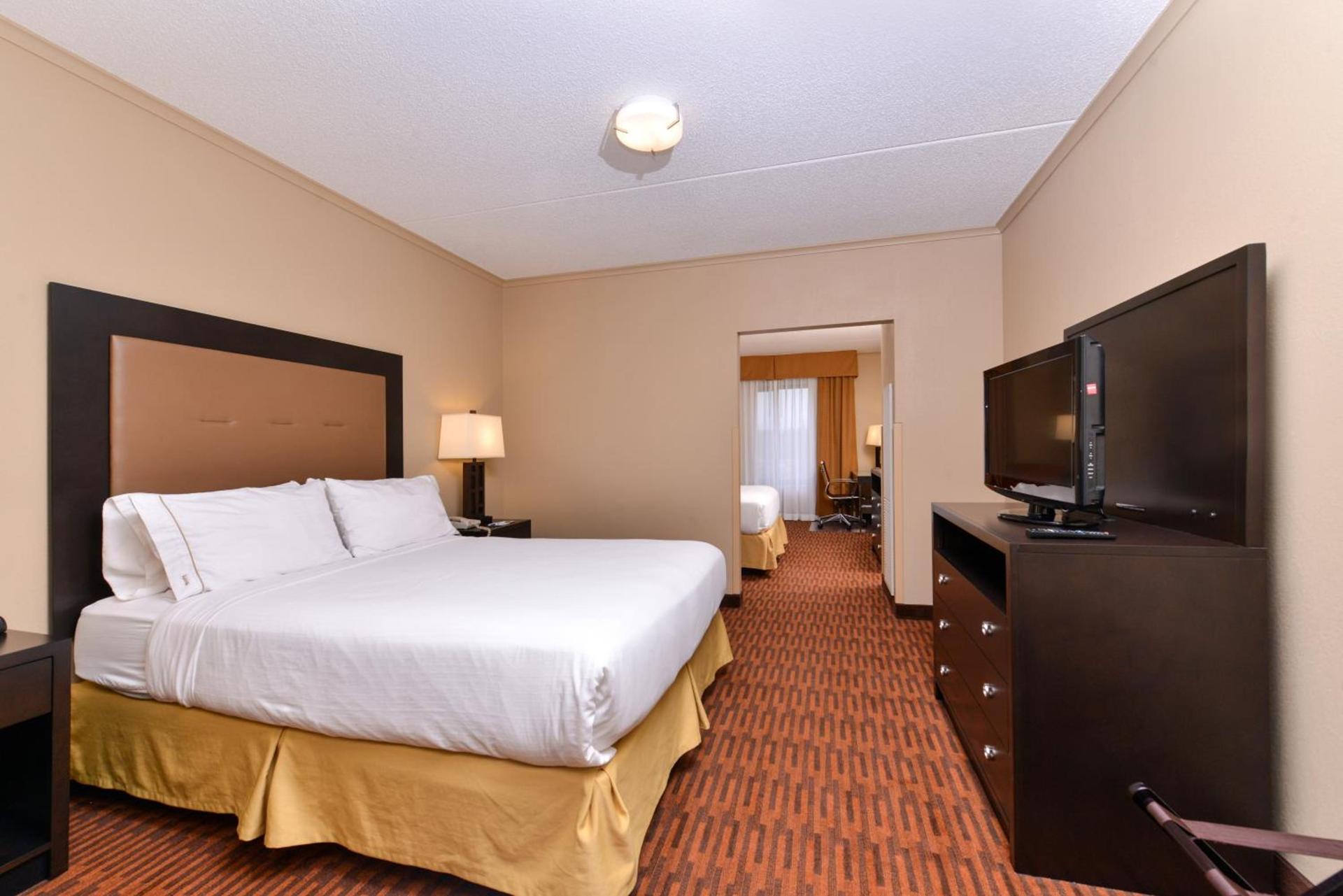 Holiday Inn Express Breezewood by IHG photo 64