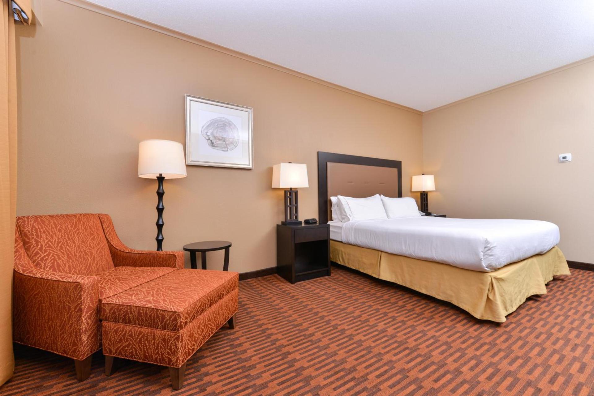 Holiday Inn Express Breezewood by IHG photo 59
