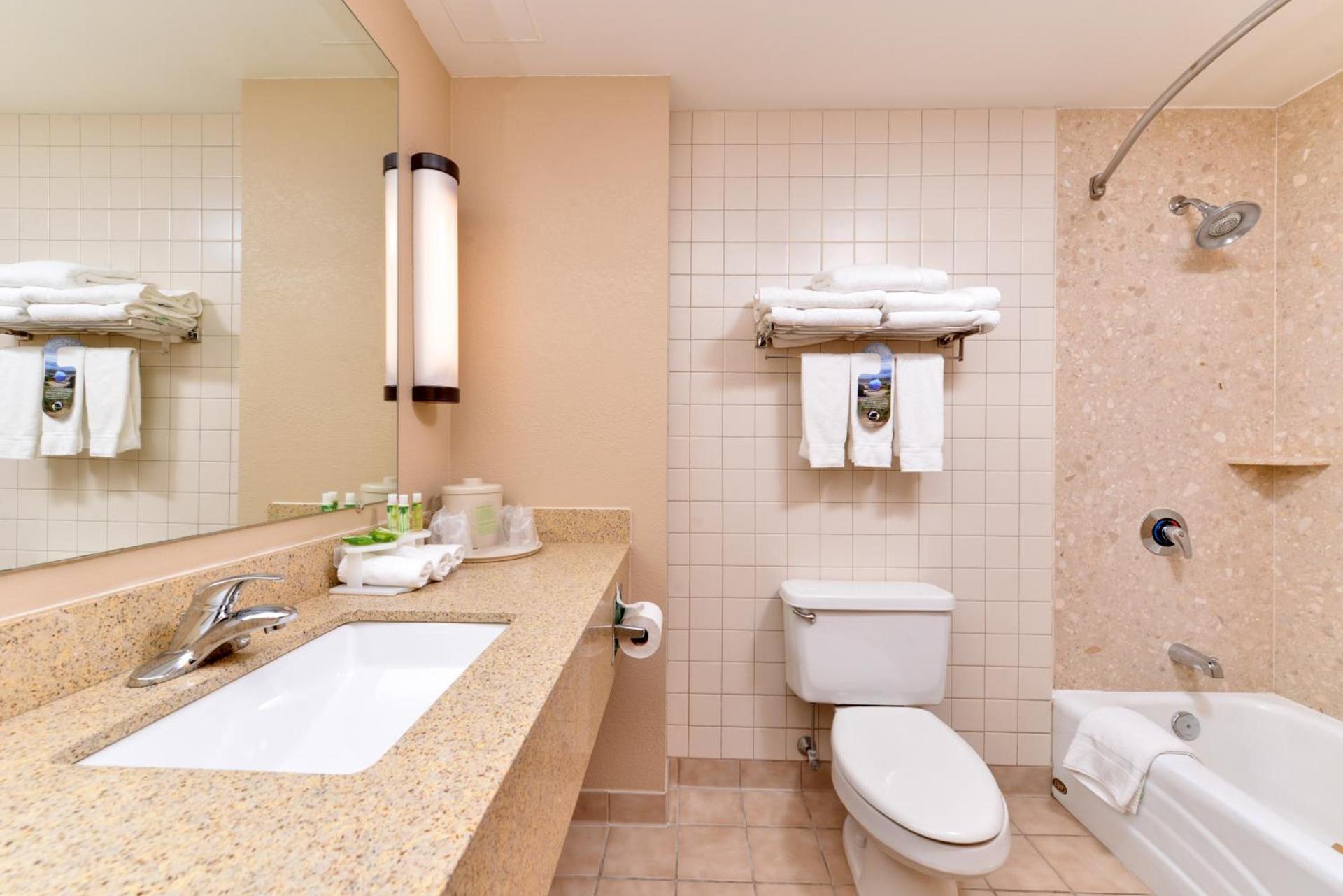 Holiday Inn Express Breezewood by IHG photo 35