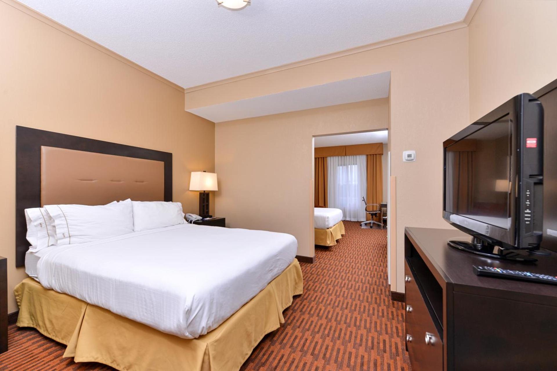 Holiday Inn Express Breezewood by IHG photo 47