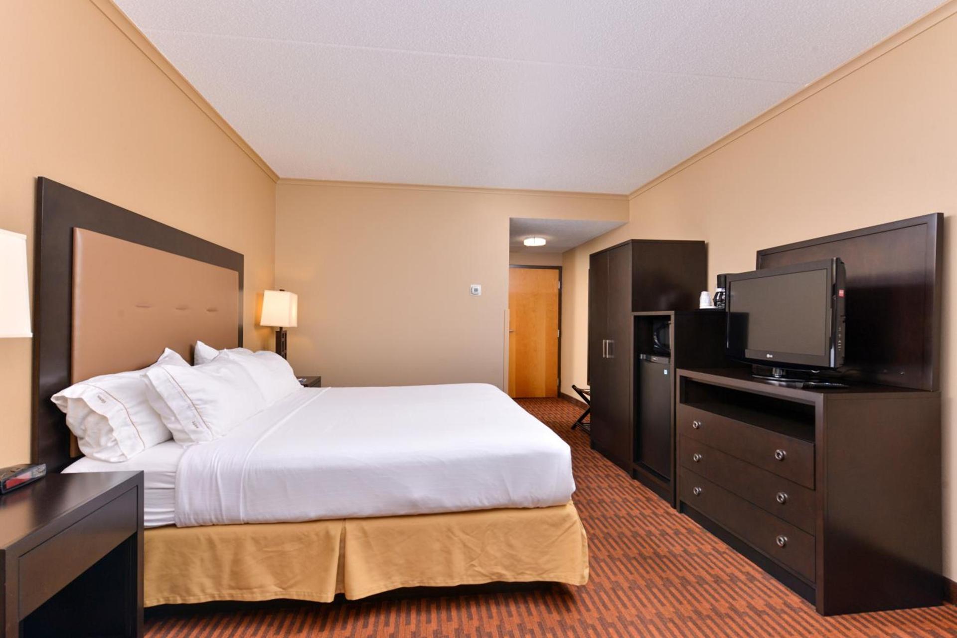 Holiday Inn Express Breezewood by IHG photo 60