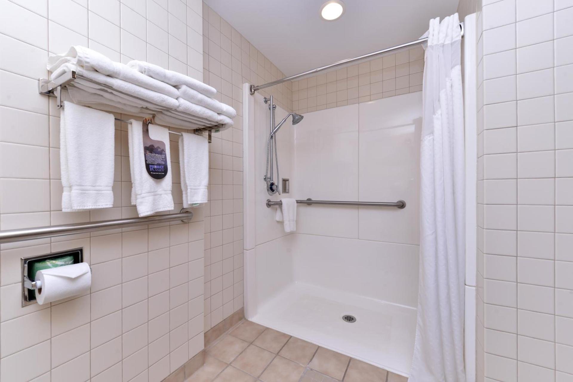 Holiday Inn Express Breezewood by IHG photo 36