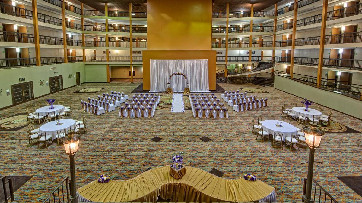 Clarion Hotel & Suites Conference Center Memphis Airport photo 22
