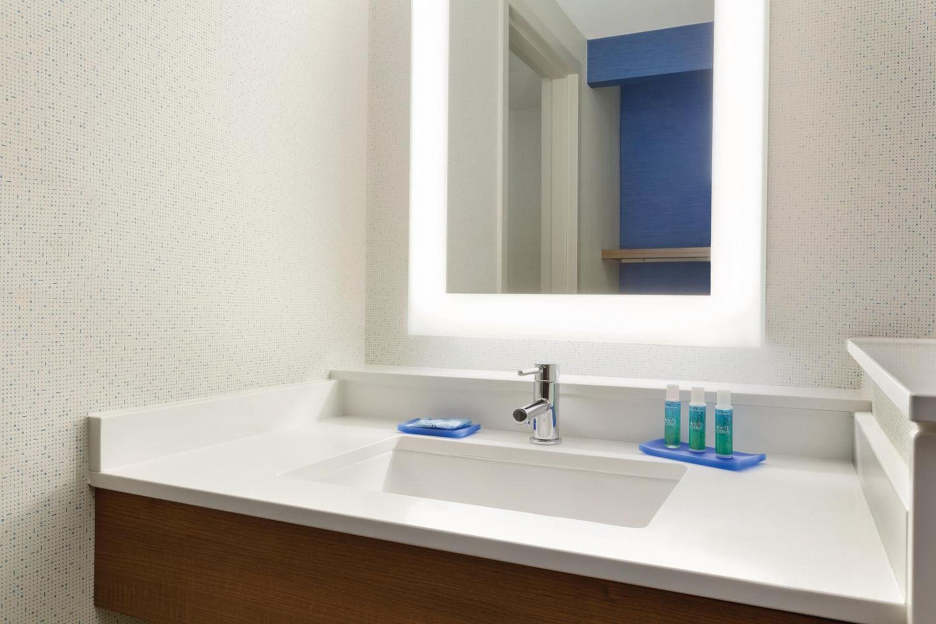 Holiday Inn Express Hartford South - Rocky Hill by IHG photo 16