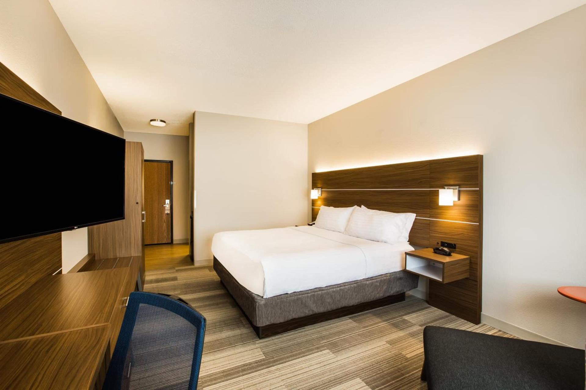 Holiday Inn Express & Suites Bellevue -Omaha Area- by IHG photo 34