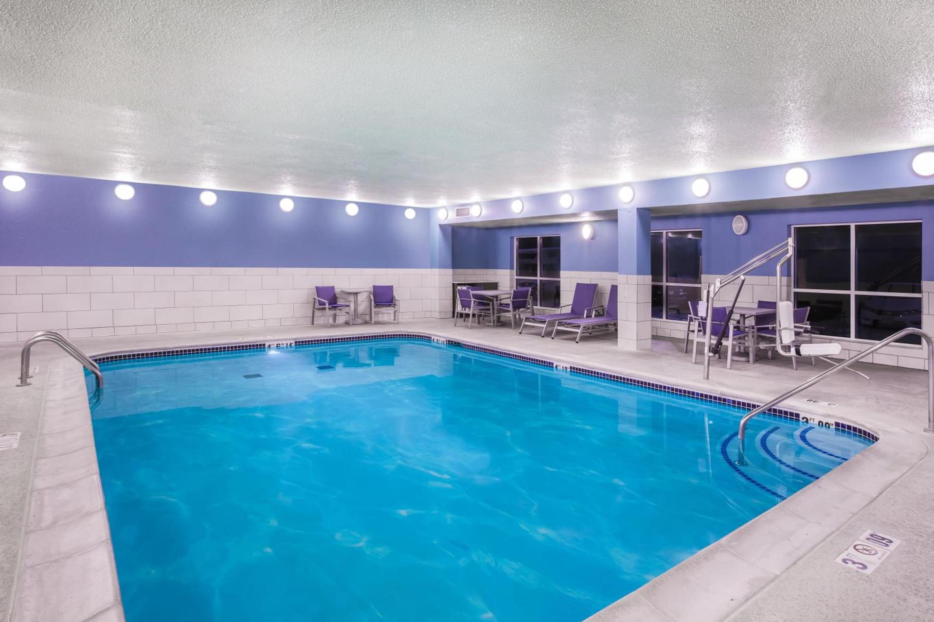 Holiday Inn Express & Suites Bellevue -Omaha Area- by IHG photo 41