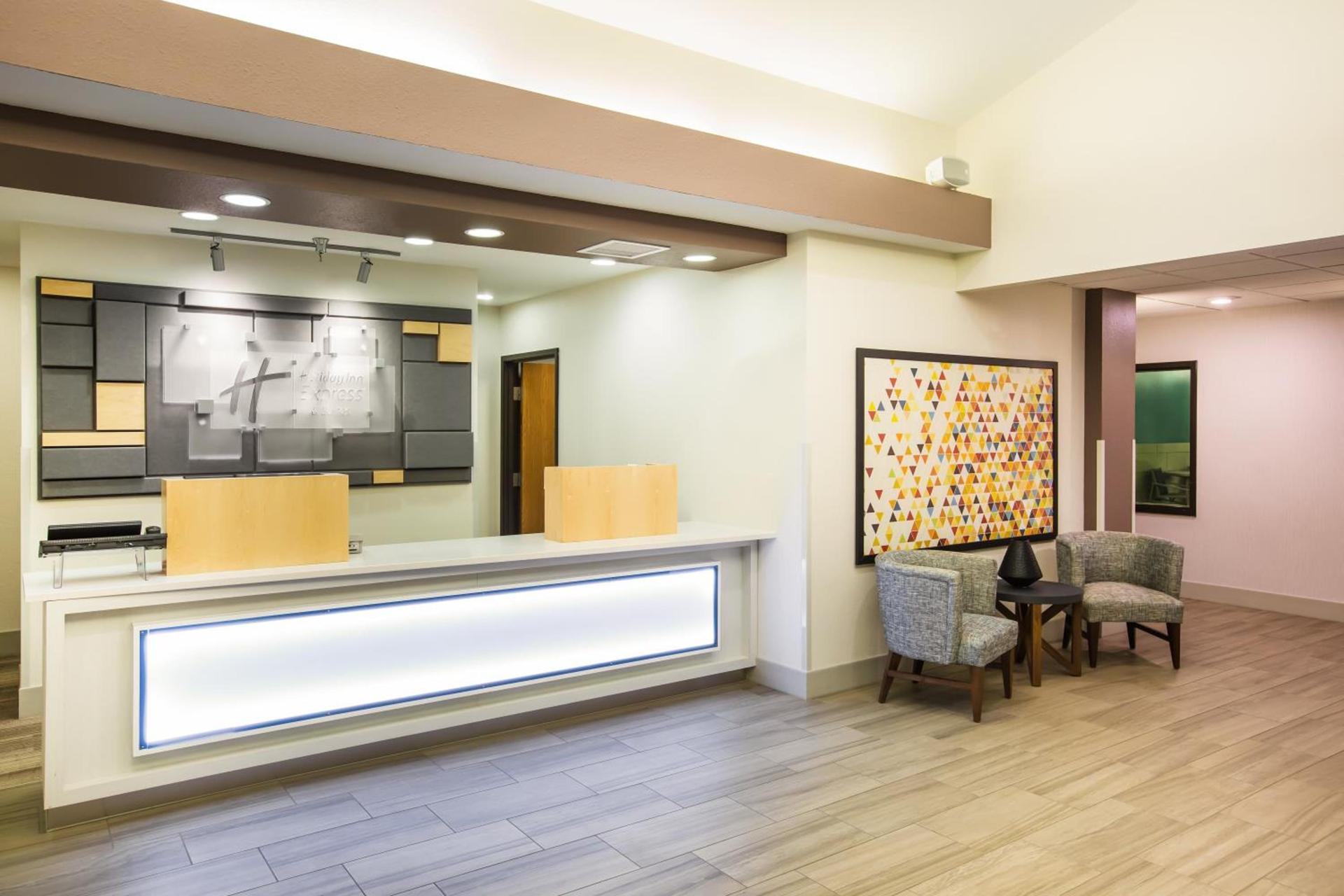 Holiday Inn Express & Suites Bellevue -Omaha Area- by IHG photo 14