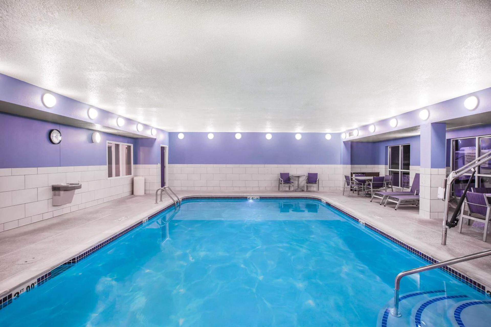 Holiday Inn Express & Suites Bellevue -Omaha Area- by IHG photo 49