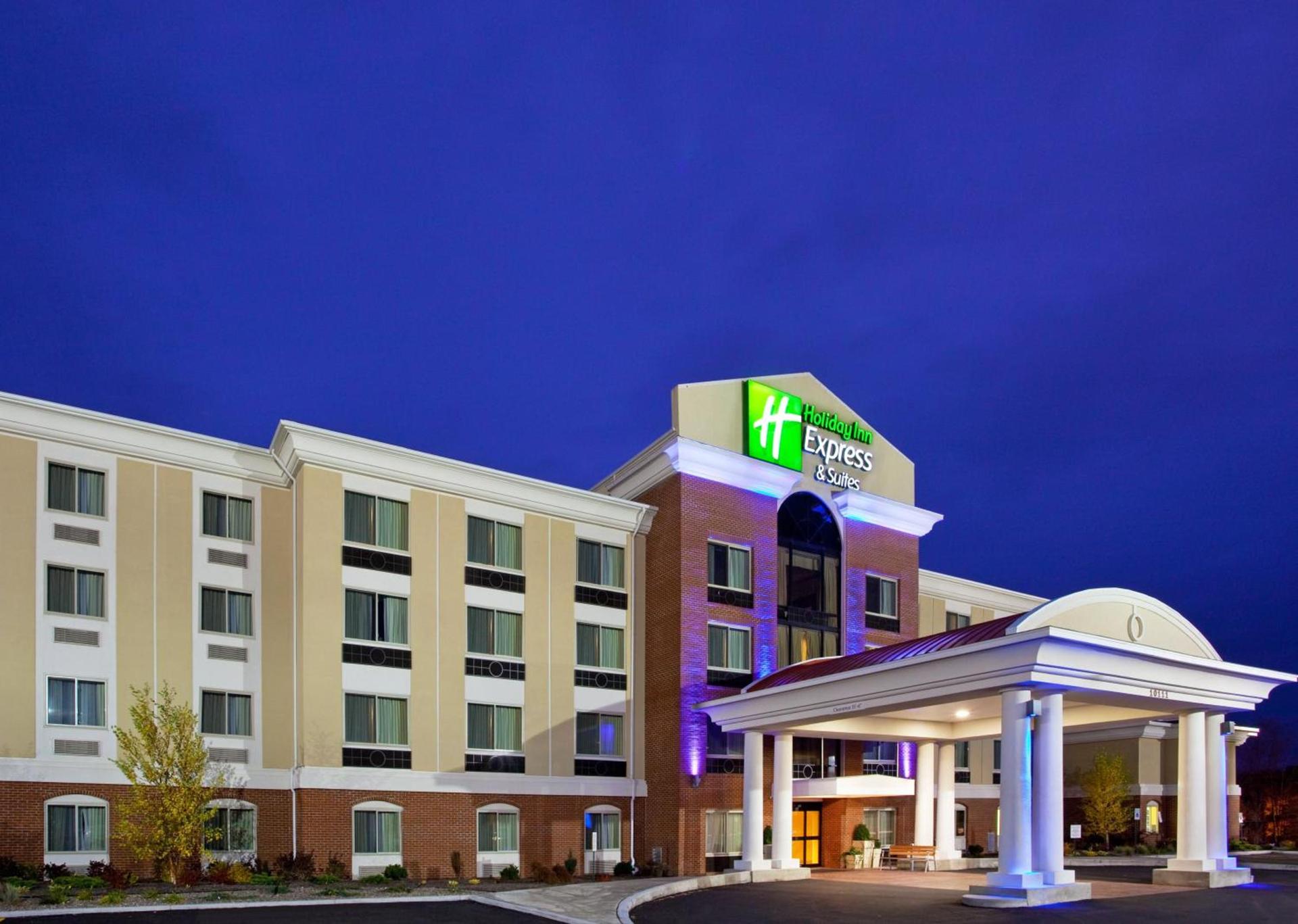 Holiday Inn Express & Suites Niagara Falls by IHG photo 1