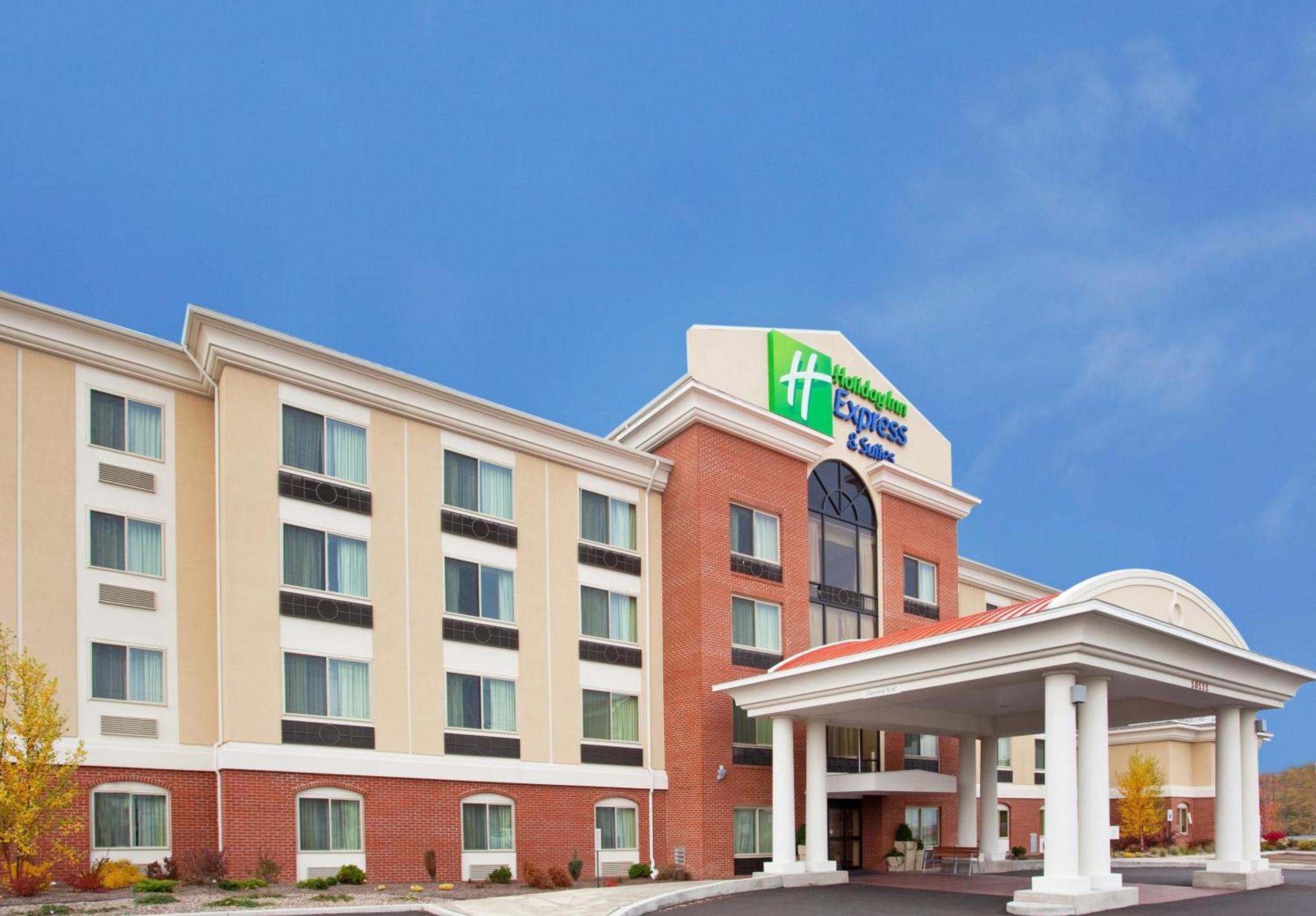 Holiday Inn Express & Suites Niagara Falls by IHG photo 29