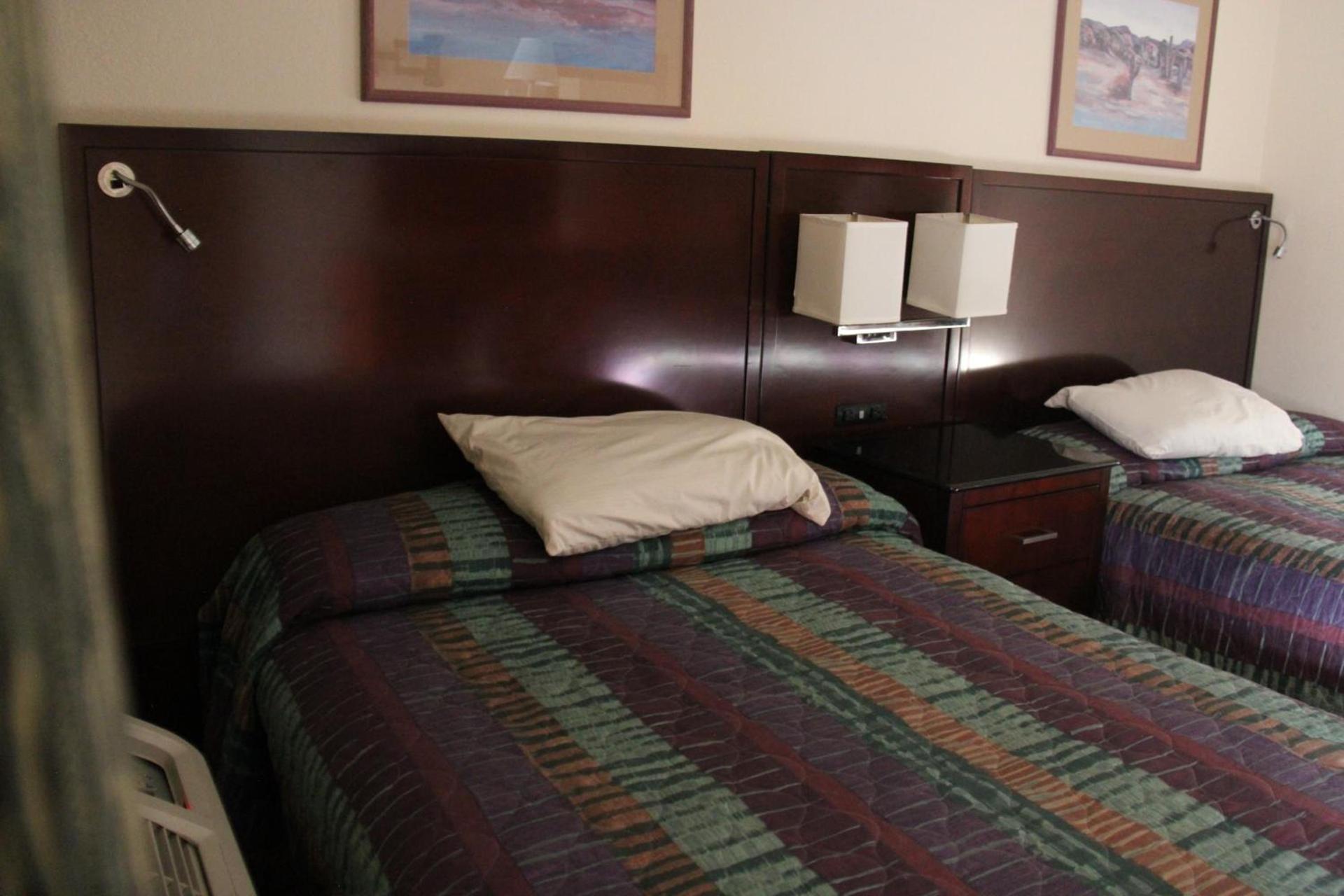 Economy Inn Safford photo 2