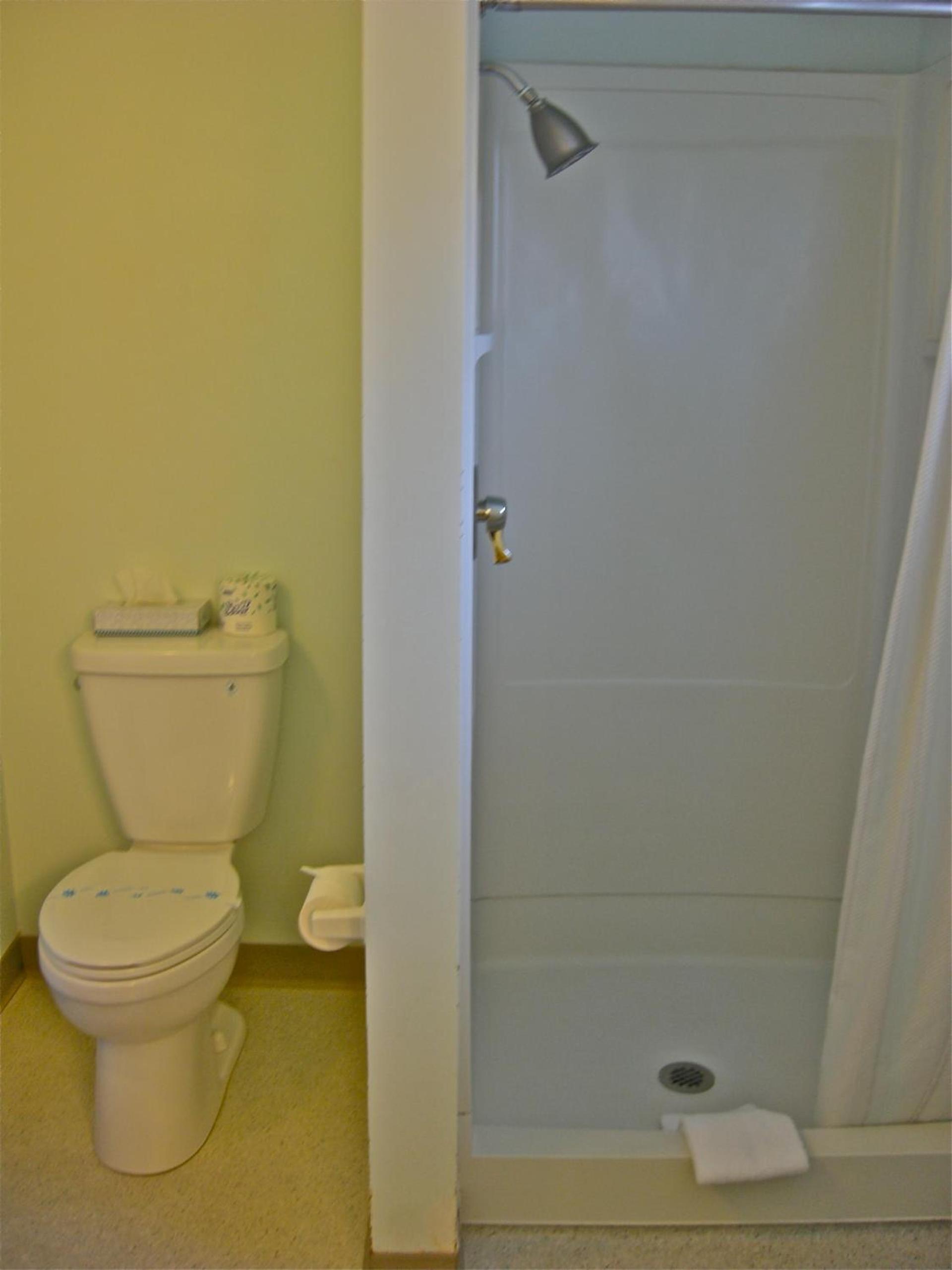 Azalea Lodge photo 12