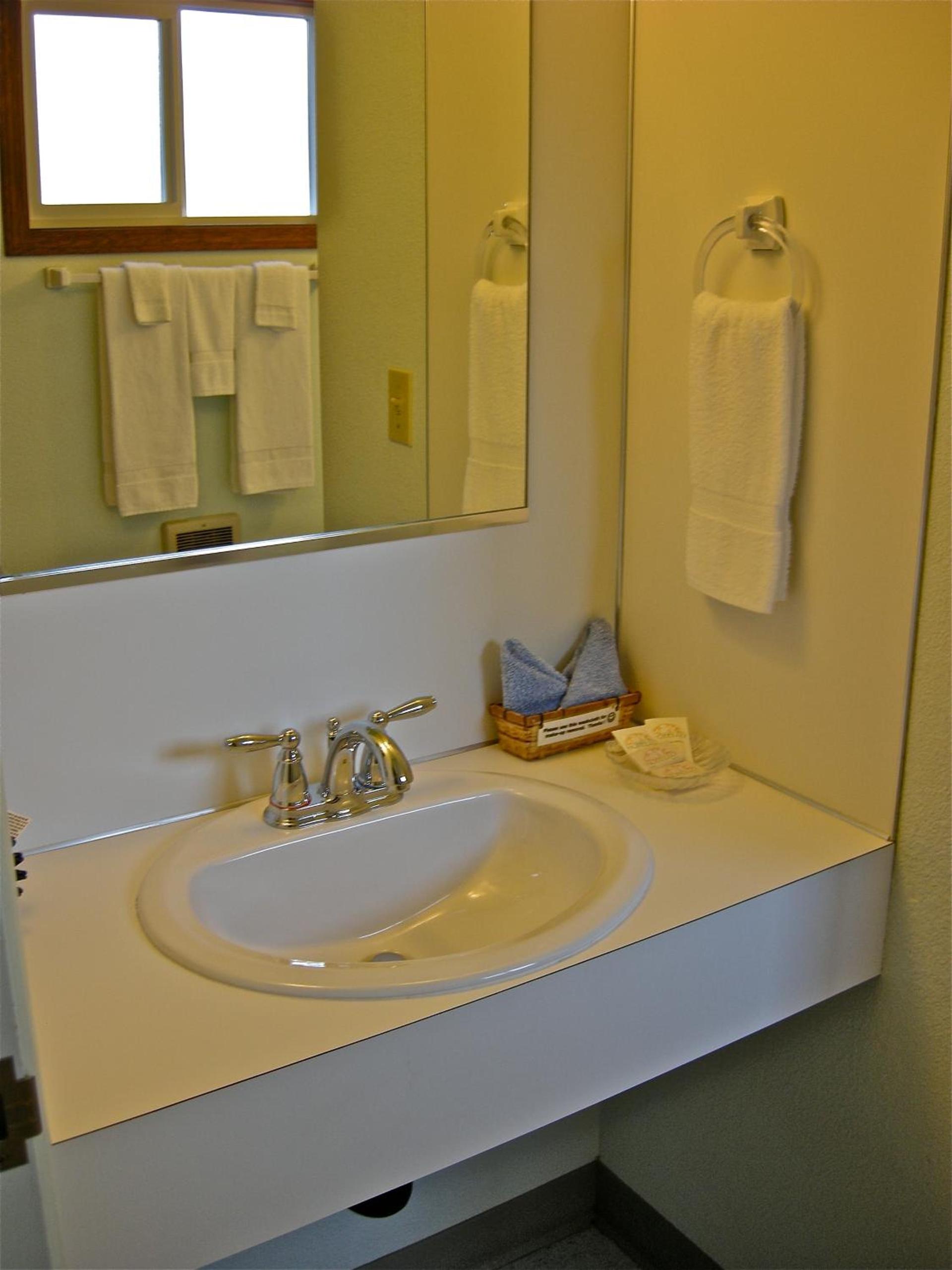 Azalea Lodge photo 22