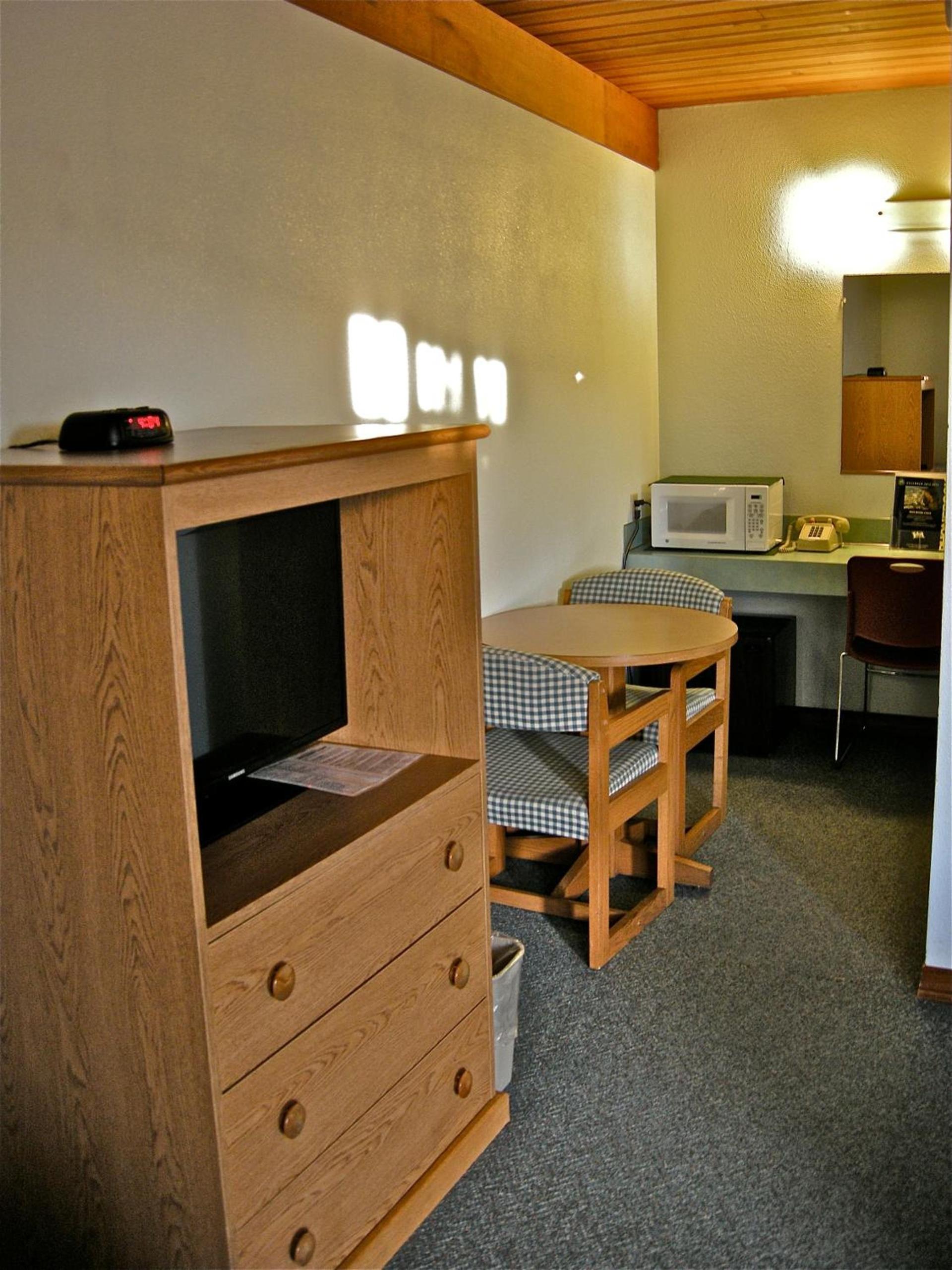 Azalea Lodge photo 25