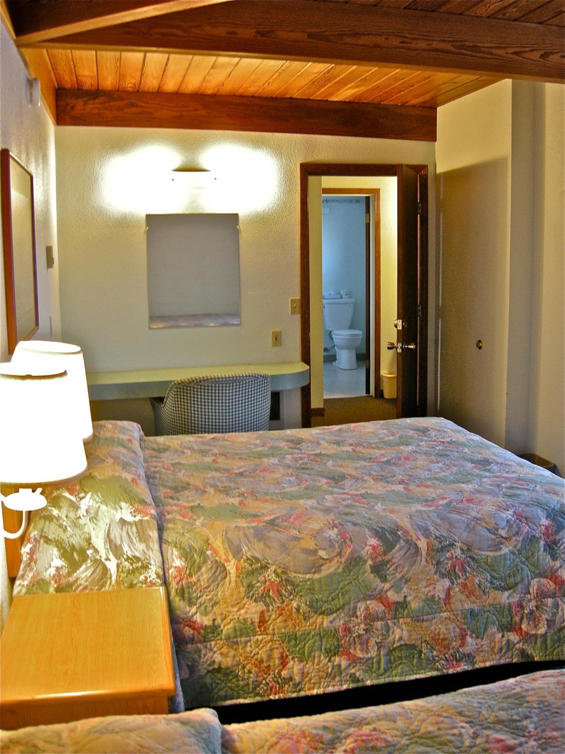 Azalea Lodge photo 31