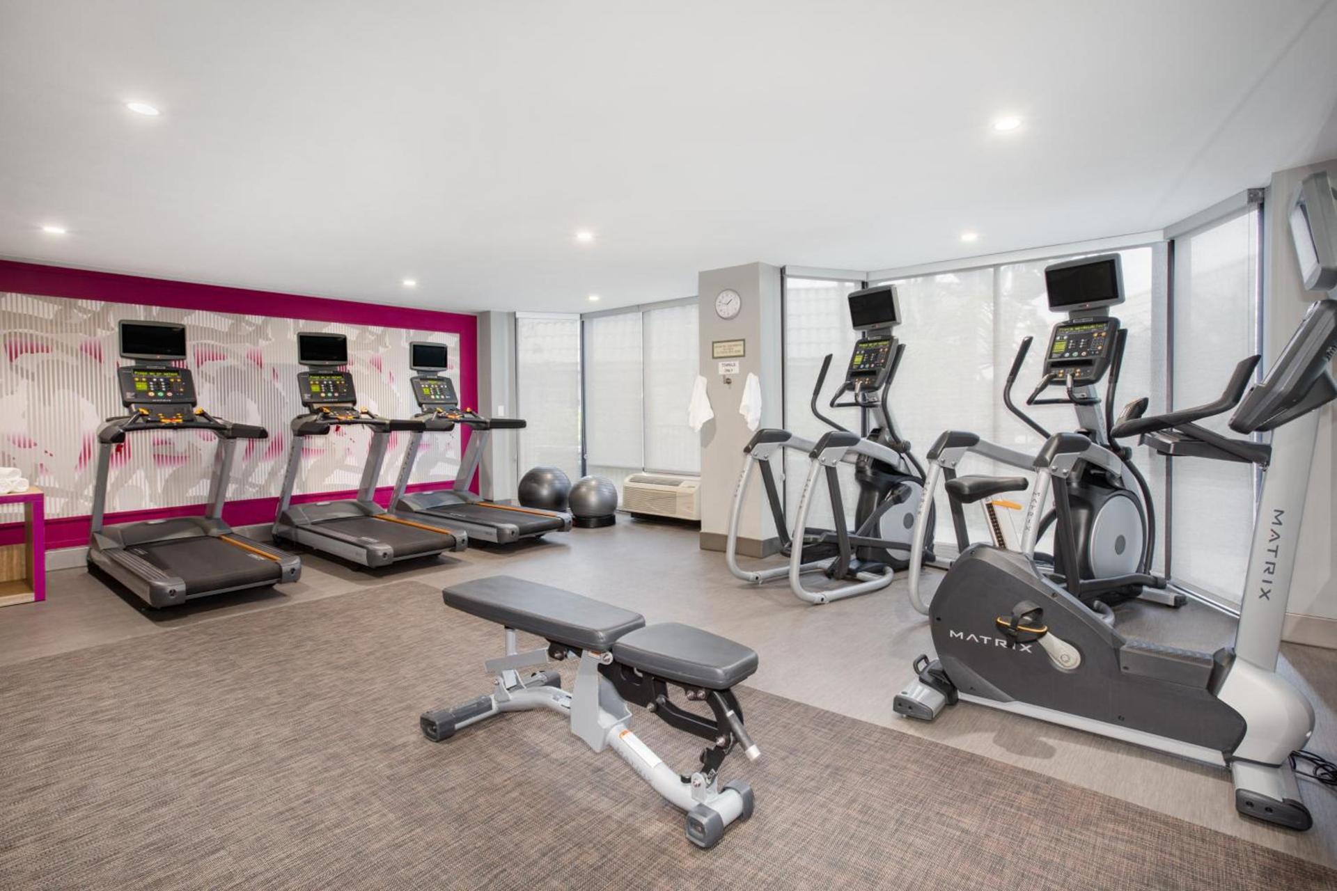Crowne Plaza Costa Mesa Orange County by IHG photo 12