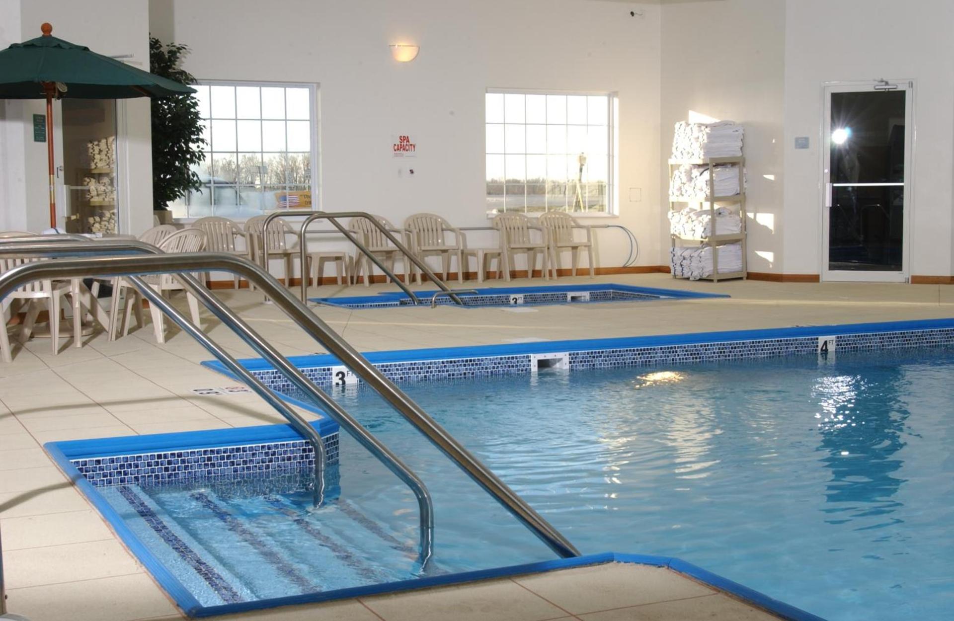 Oak Hill Inn & Suites photo 16