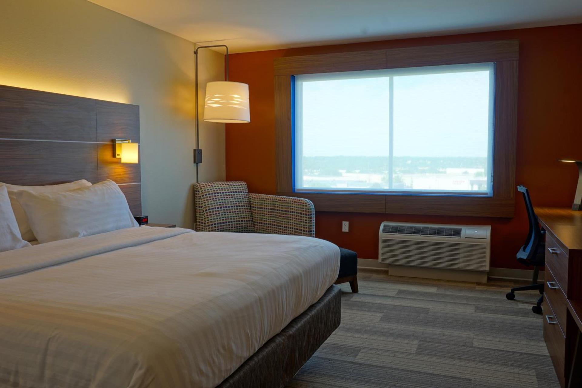 Holiday Inn Express & Suites Omaha - Millard Area by IHG photo 34