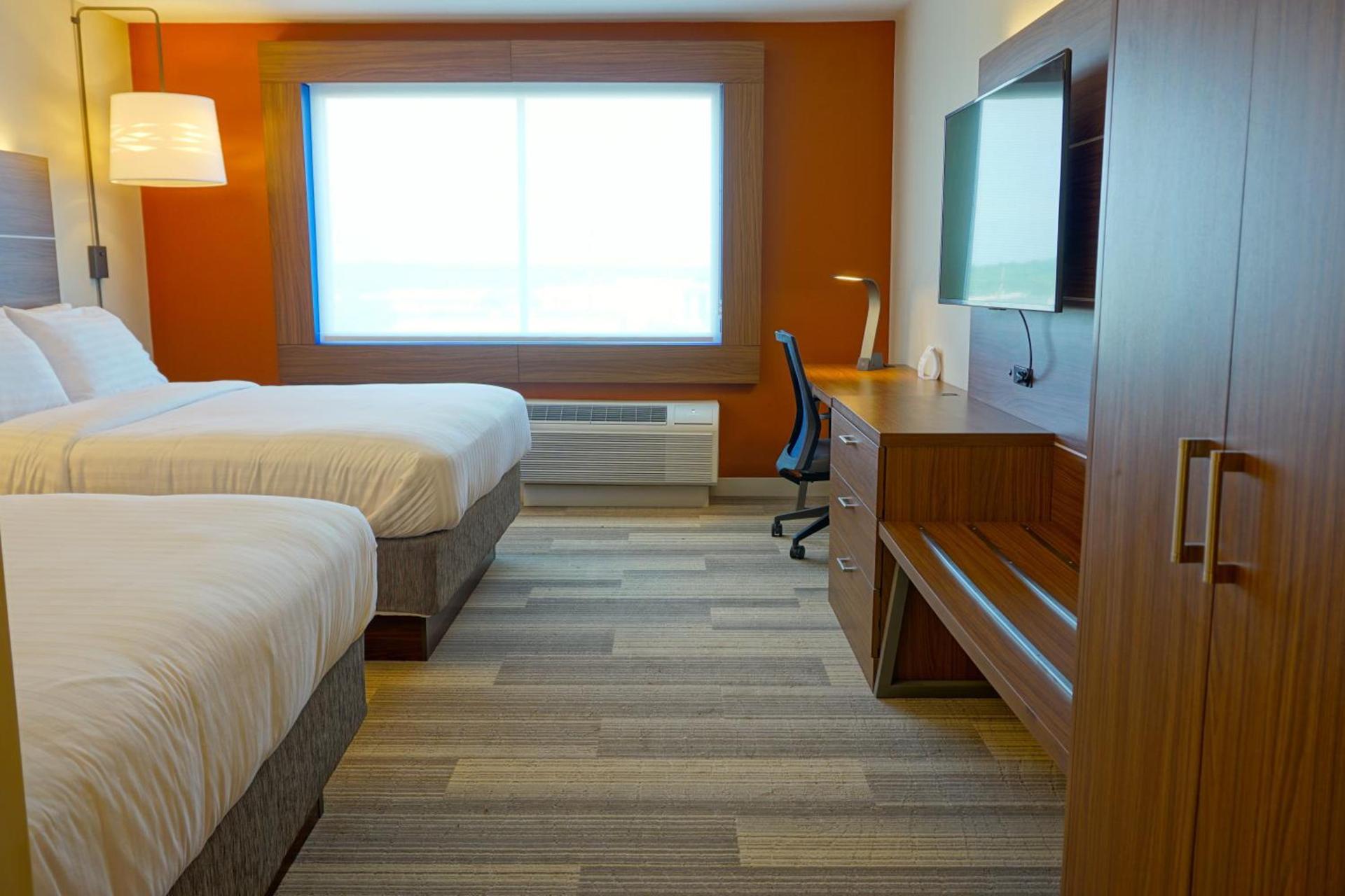 Holiday Inn Express & Suites Omaha - Millard Area by IHG photo 33