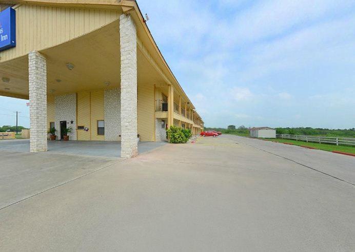 Americas Best Value Inn Refugio photo 16