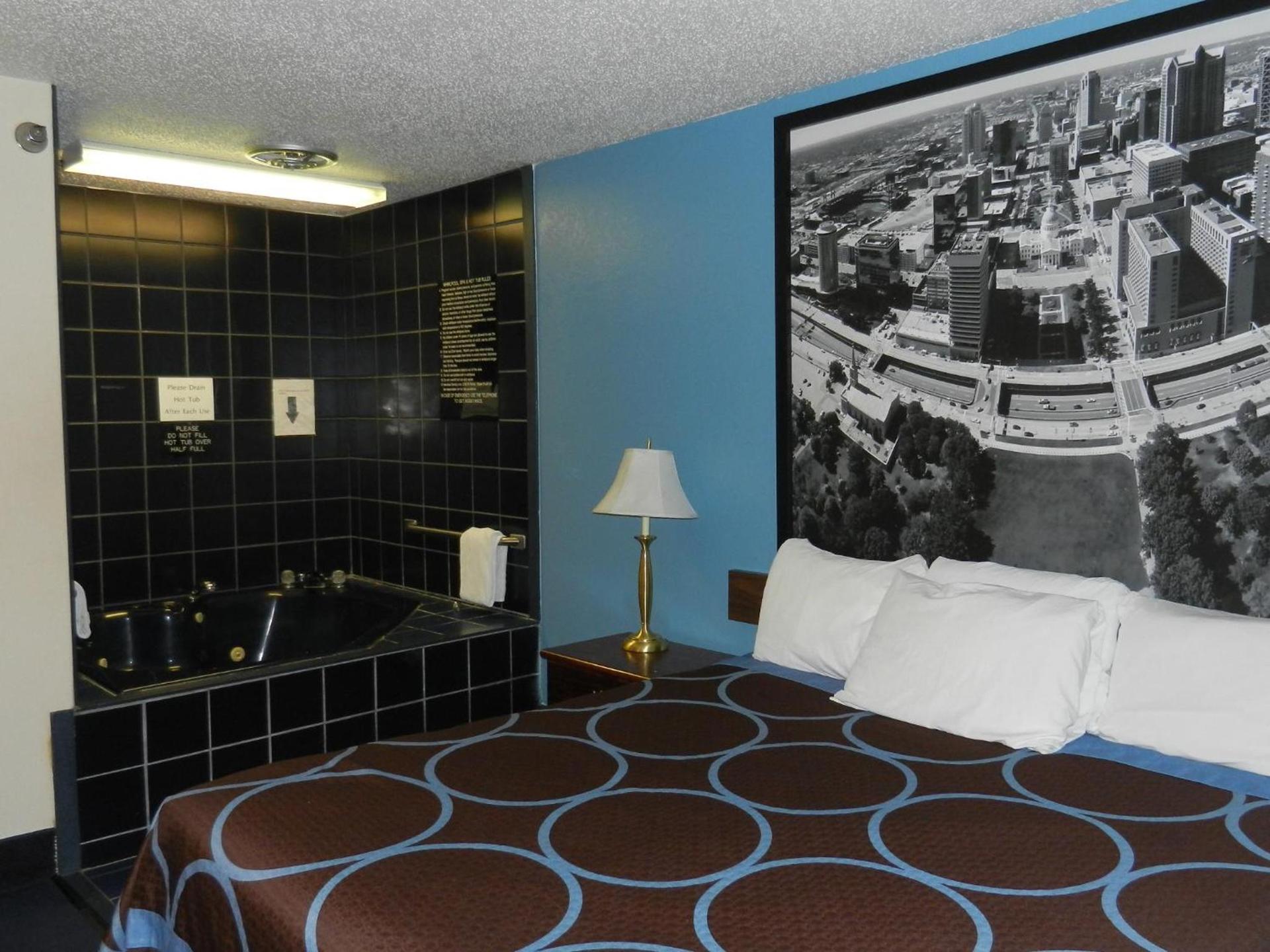 Super 8 by Wyndham Potosi photo 20