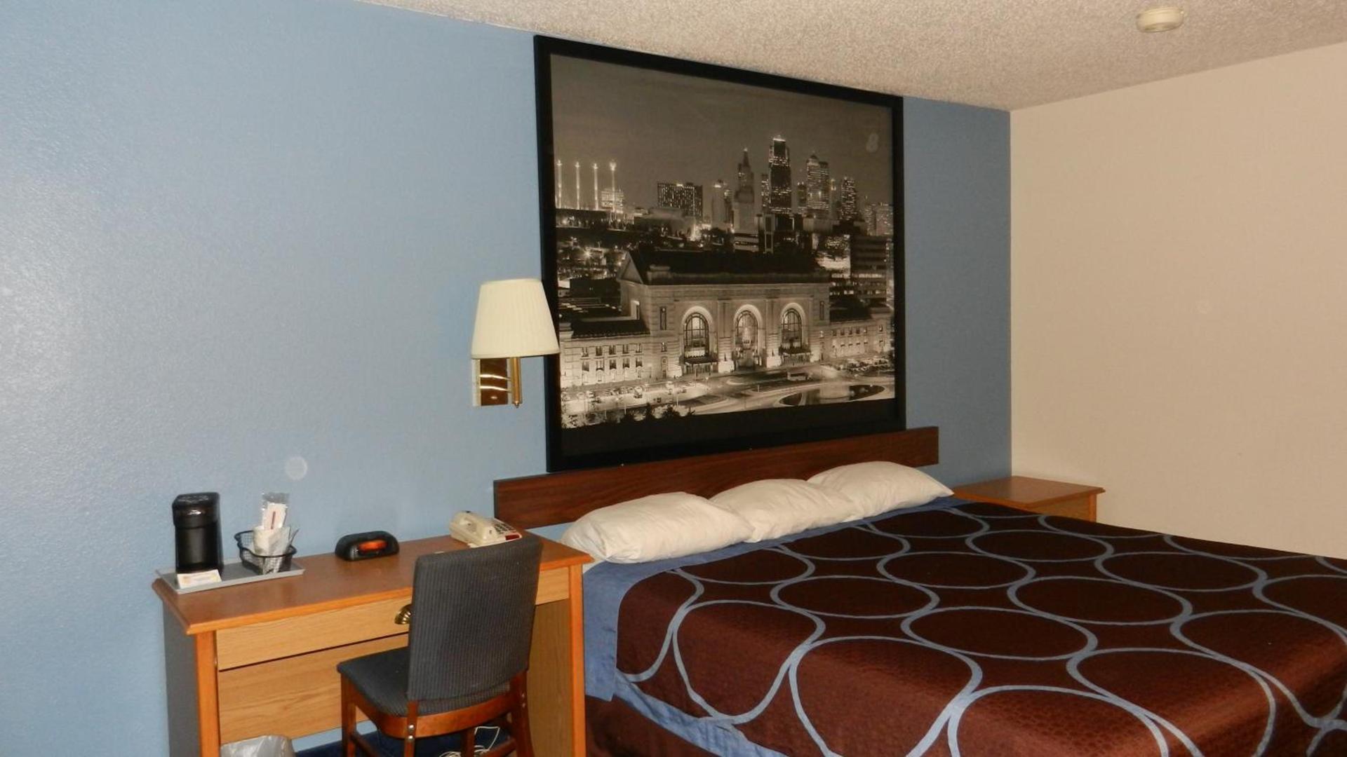 Super 8 by Wyndham Potosi photo 17