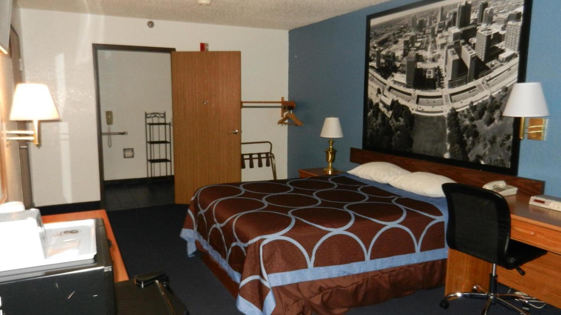 Super 8 by Wyndham Potosi photo 11