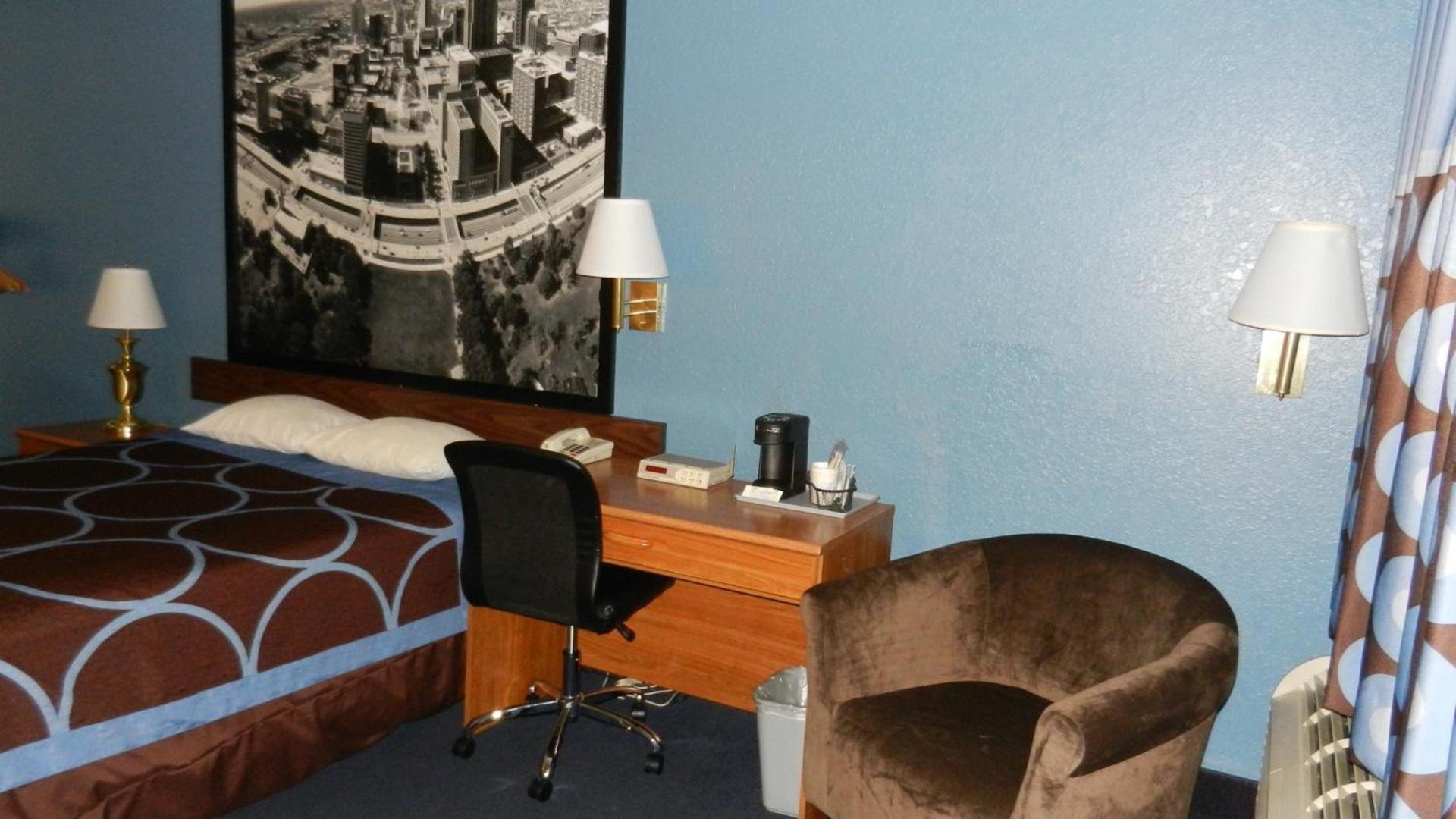 Super 8 by Wyndham Potosi photo 15