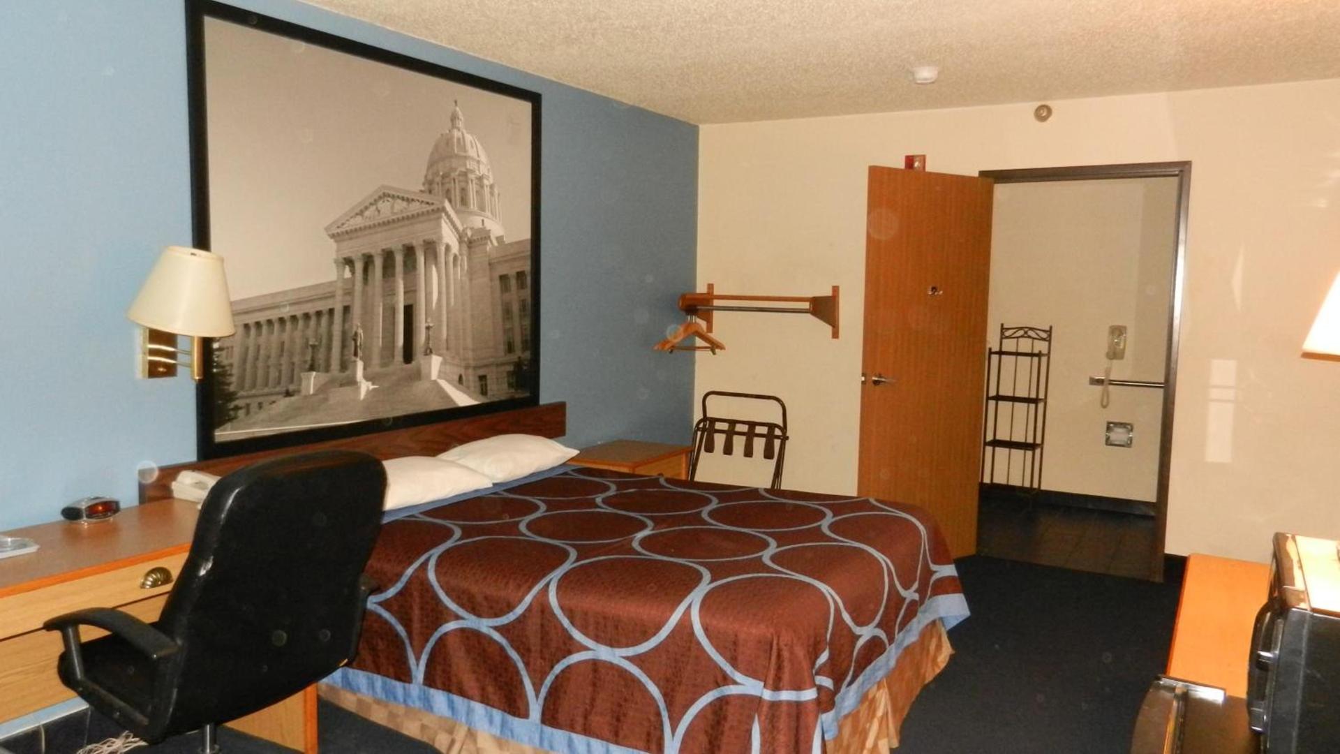 Super 8 by Wyndham Potosi photo 13