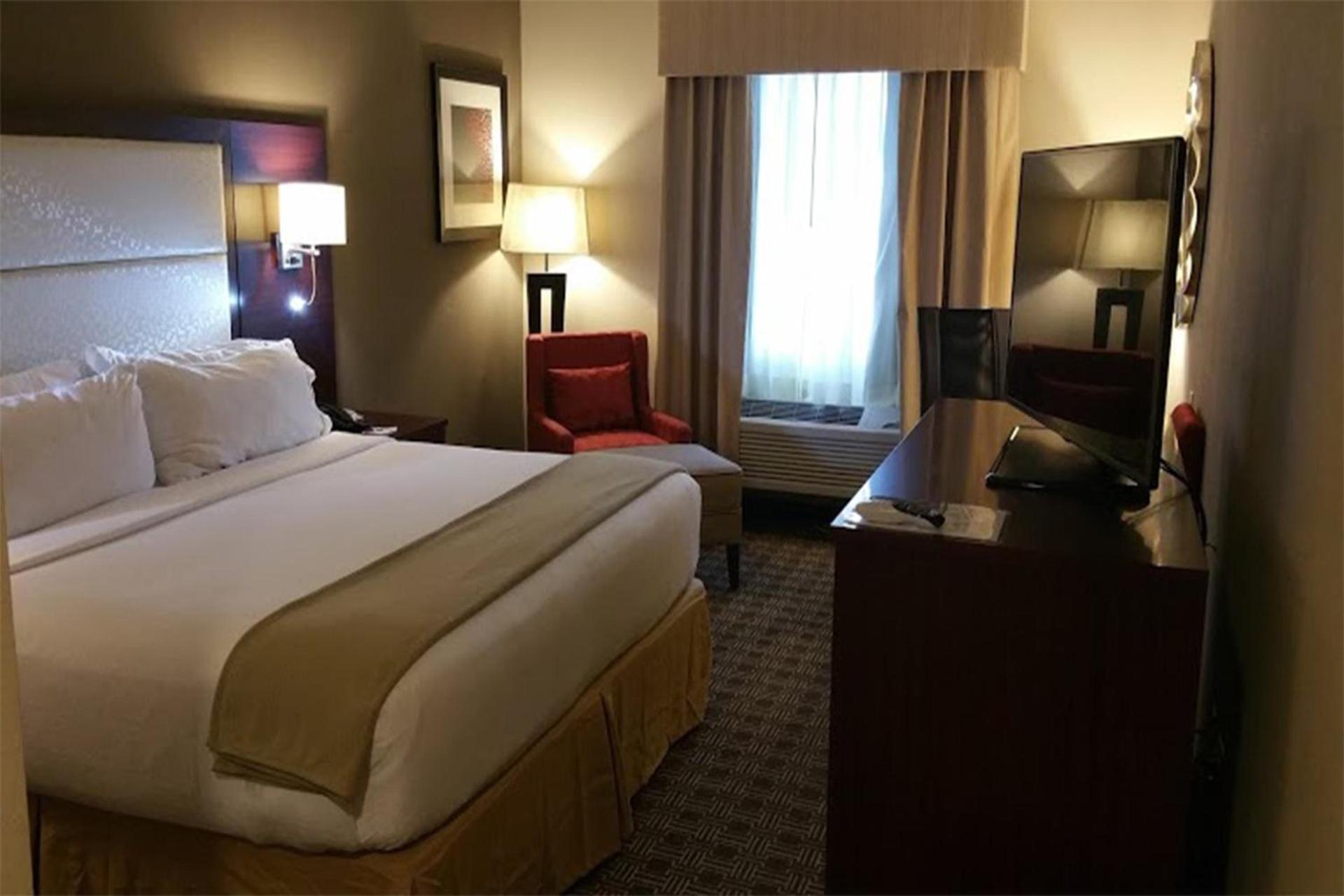Holiday Inn Express & Suites Lantana by IHG photo 20