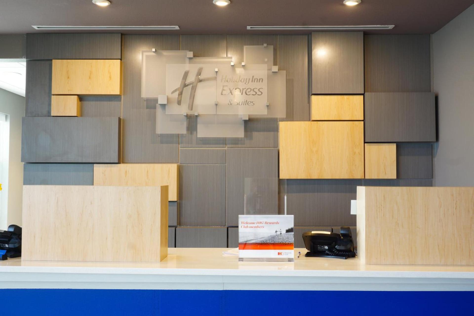 Holiday Inn Express & Suites Omaha - Millard Area by IHG photo 11