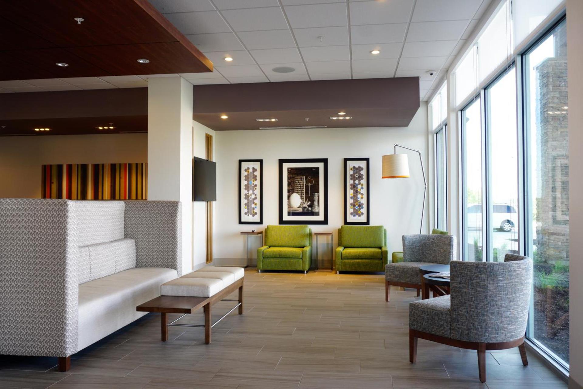 Holiday Inn Express & Suites Omaha - Millard Area by IHG photo 10