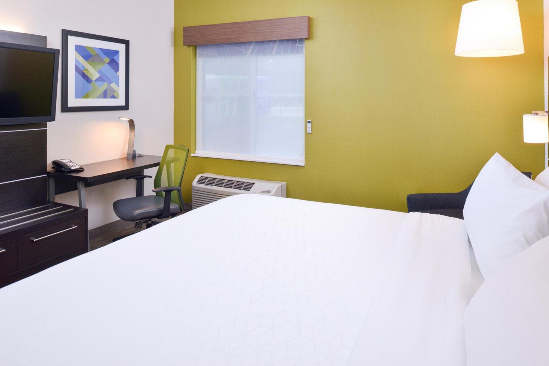 Holiday Inn Express Wixom by IHG photo 4