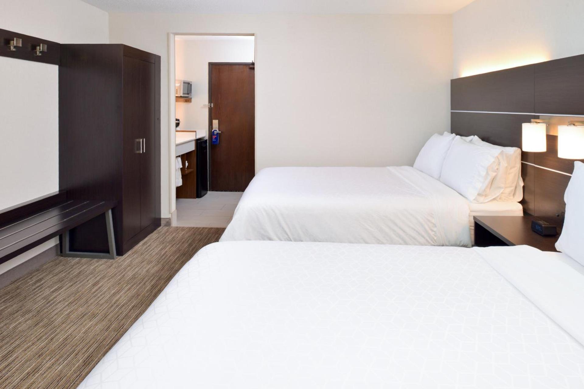 Holiday Inn Express Wixom by IHG photo 27