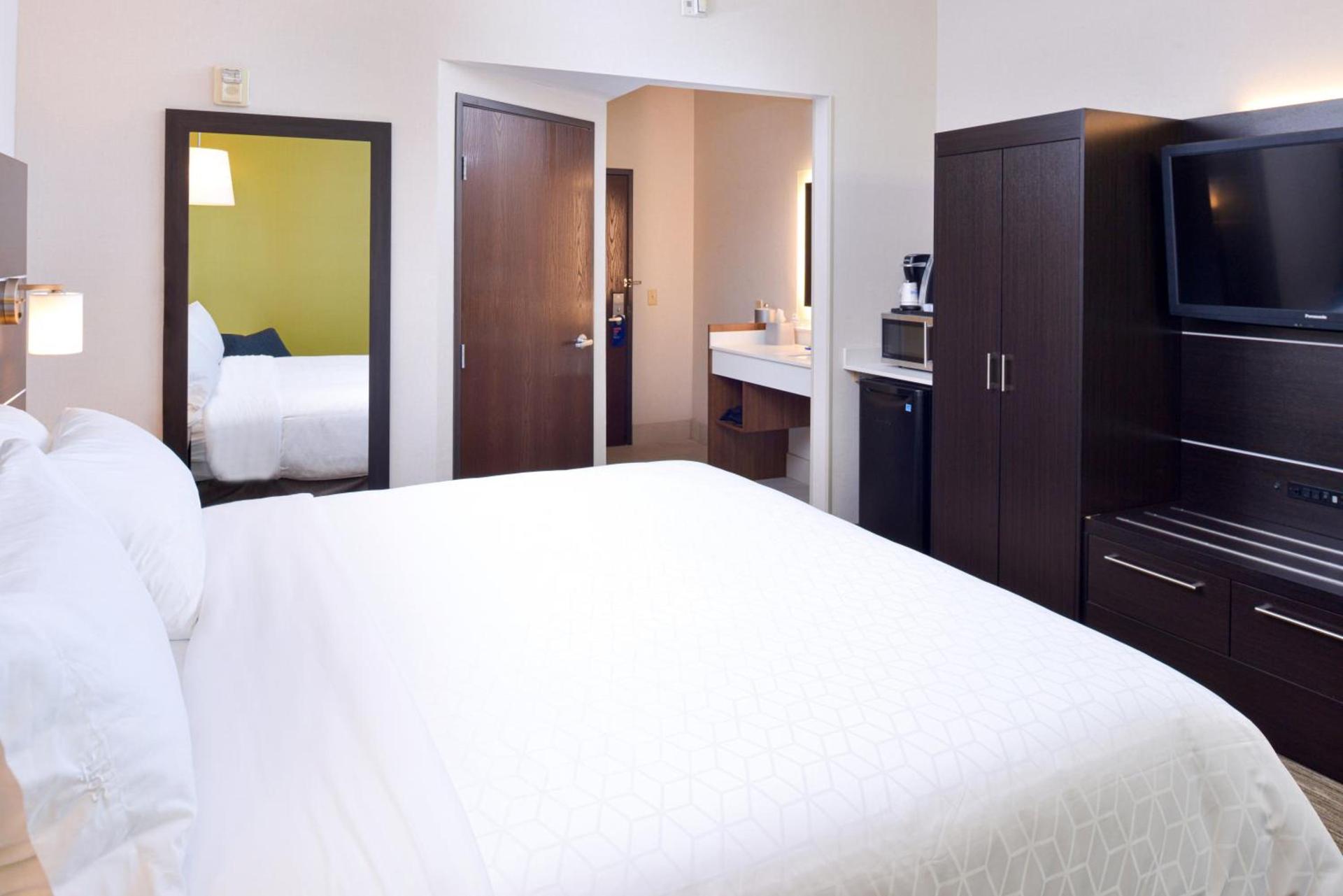 Holiday Inn Express Wixom by IHG photo 29