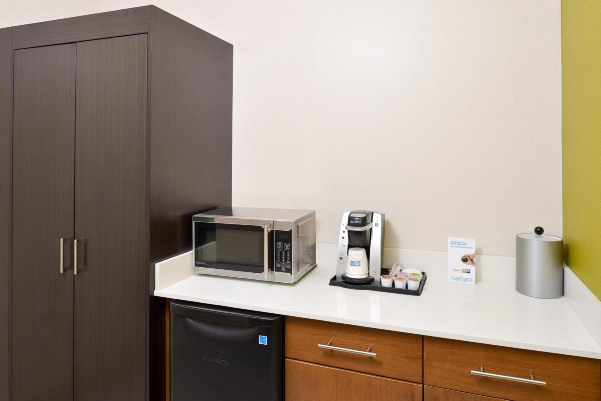 Holiday Inn Express Wixom by IHG photo 36